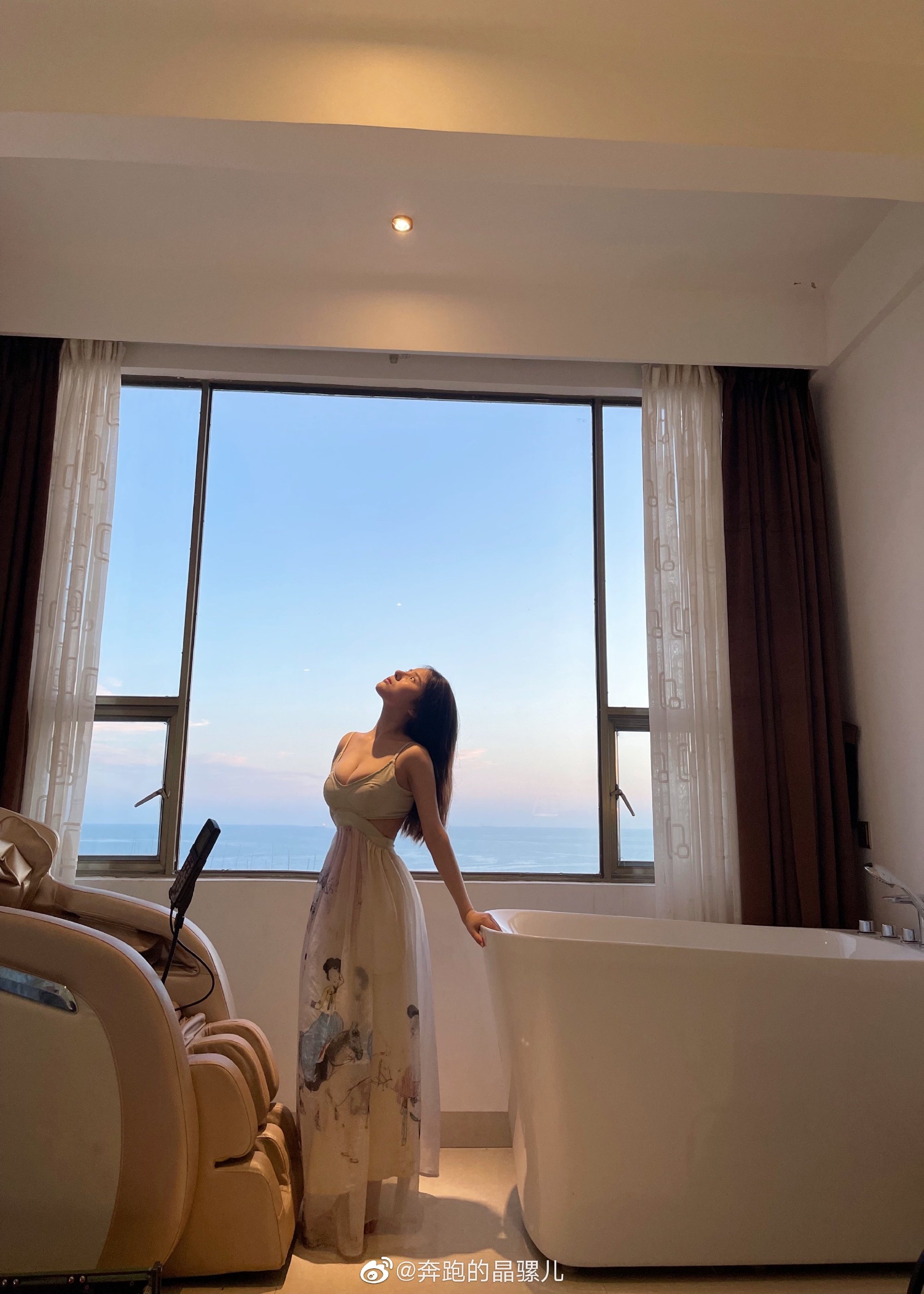Hình ảnh linh tinh Weibo của Jing Luor Đang Chạy