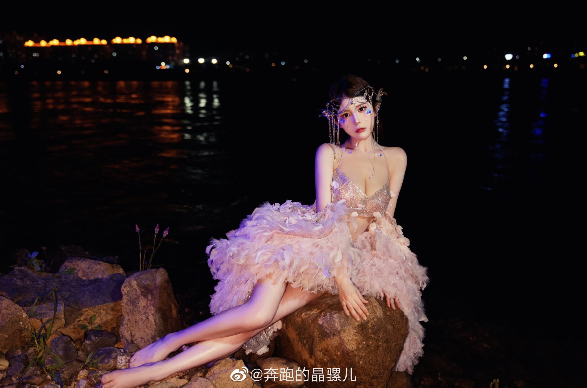 Hình ảnh linh tinh Weibo của Jing Luor Đang Chạy