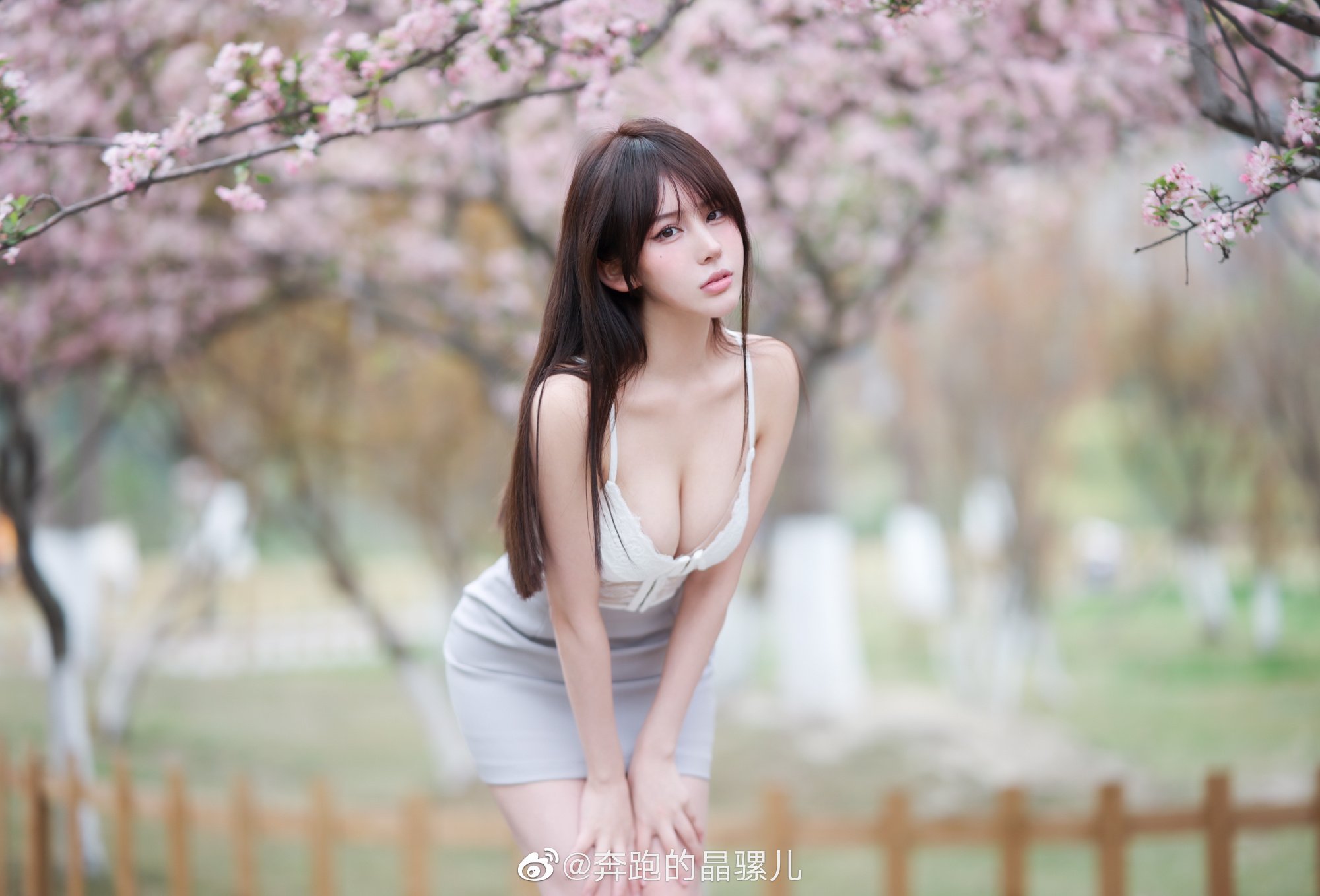 Hình ảnh linh tinh Weibo của Jing Luor Đang Chạy
