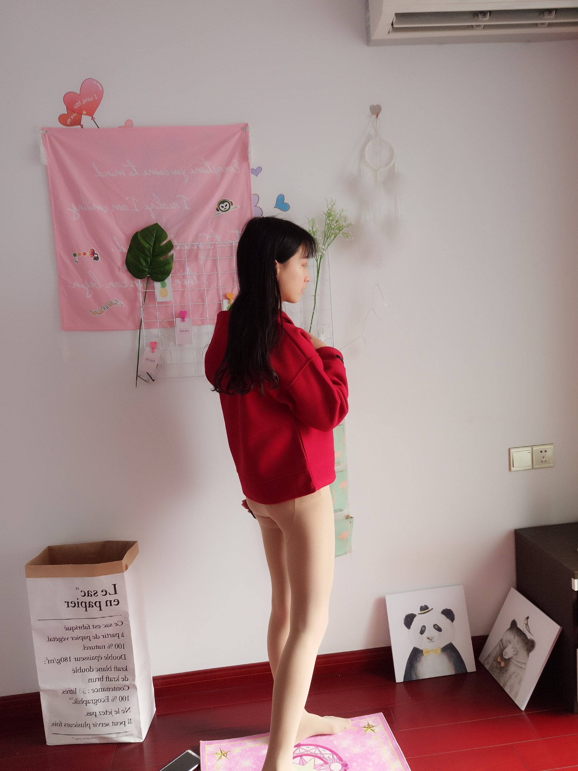 蓓蓓 - 紅白絲襪