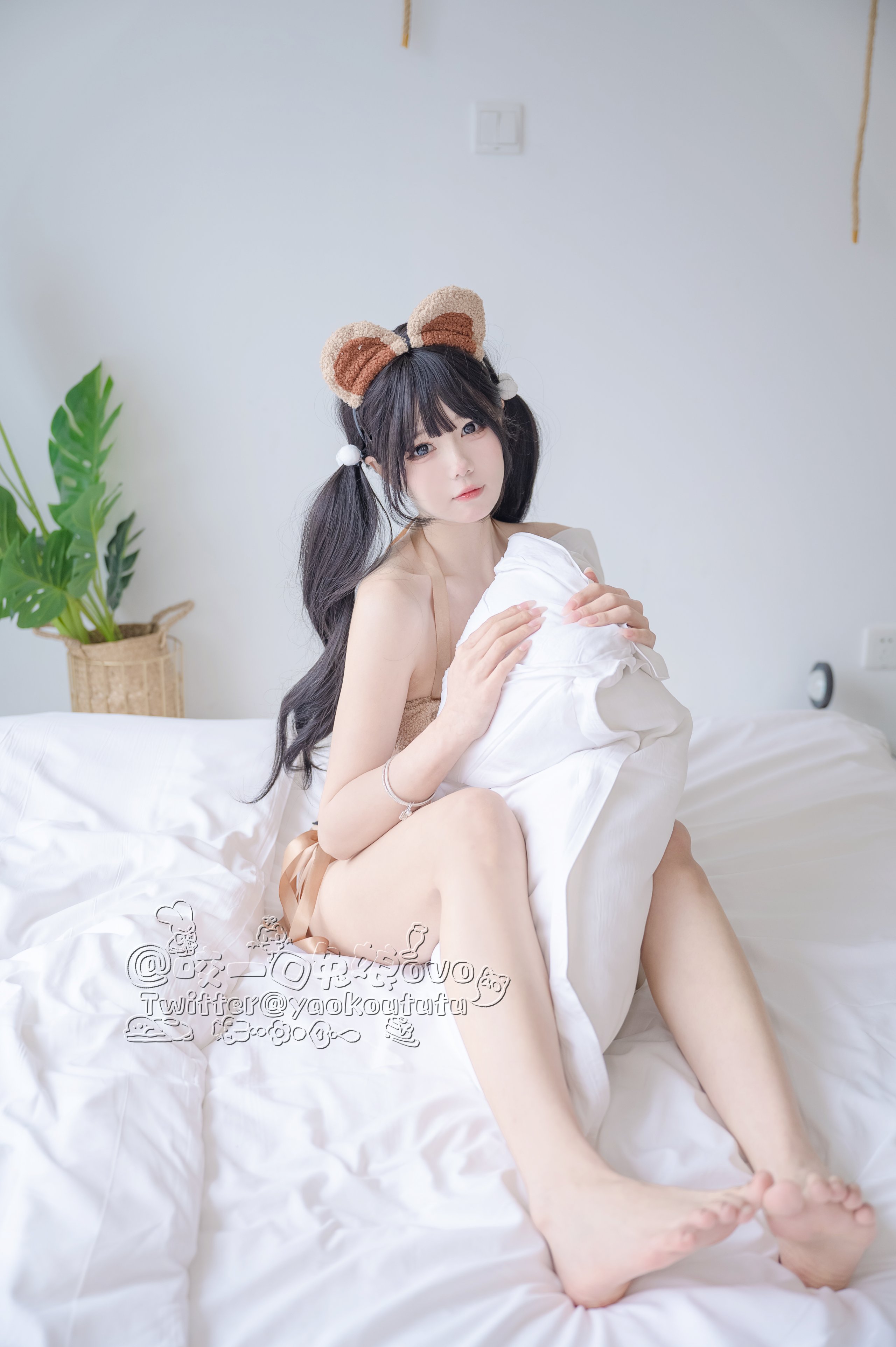 咬一口兔娘-小熊困困