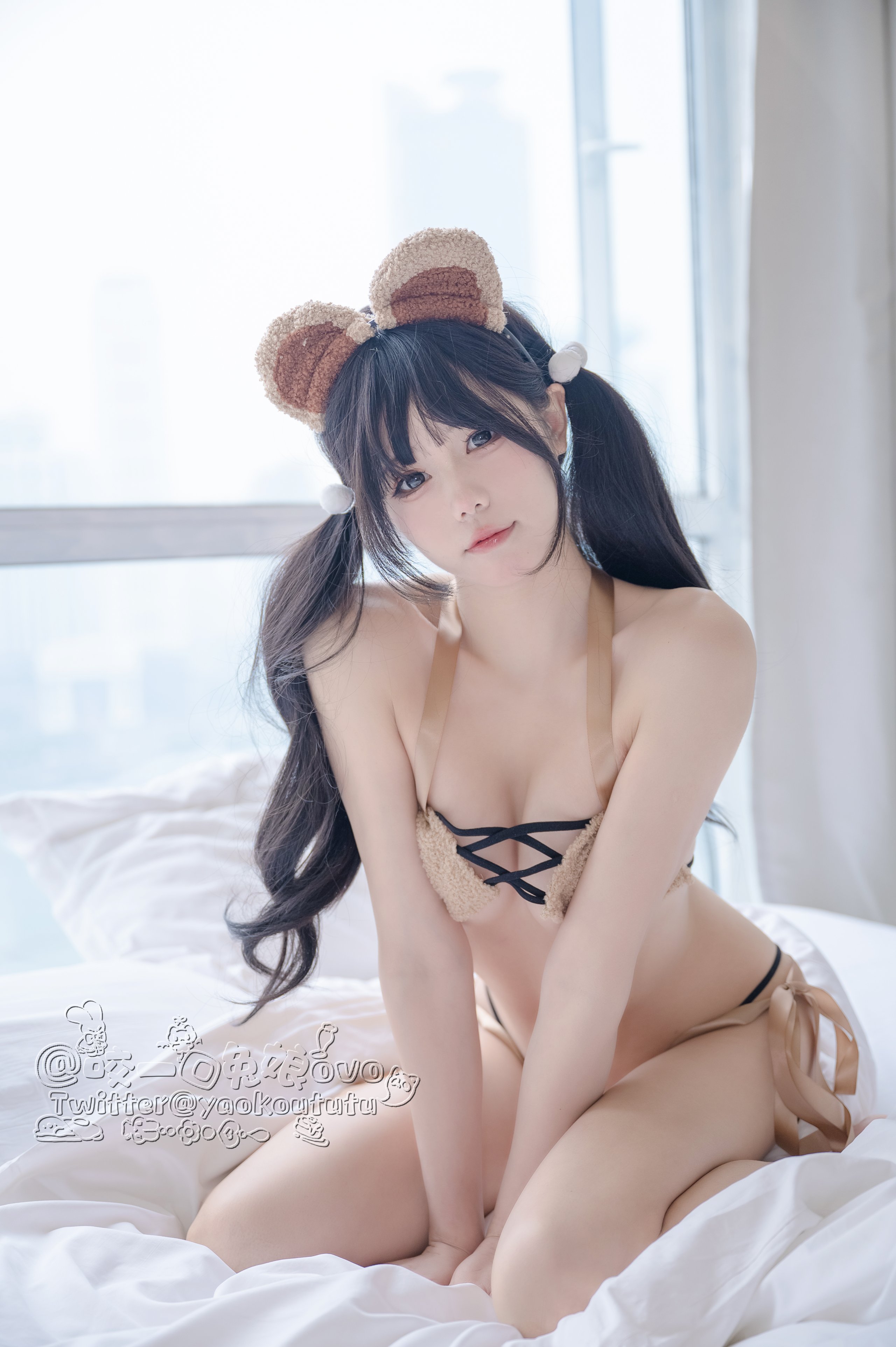 咬一口兔娘-小熊困困