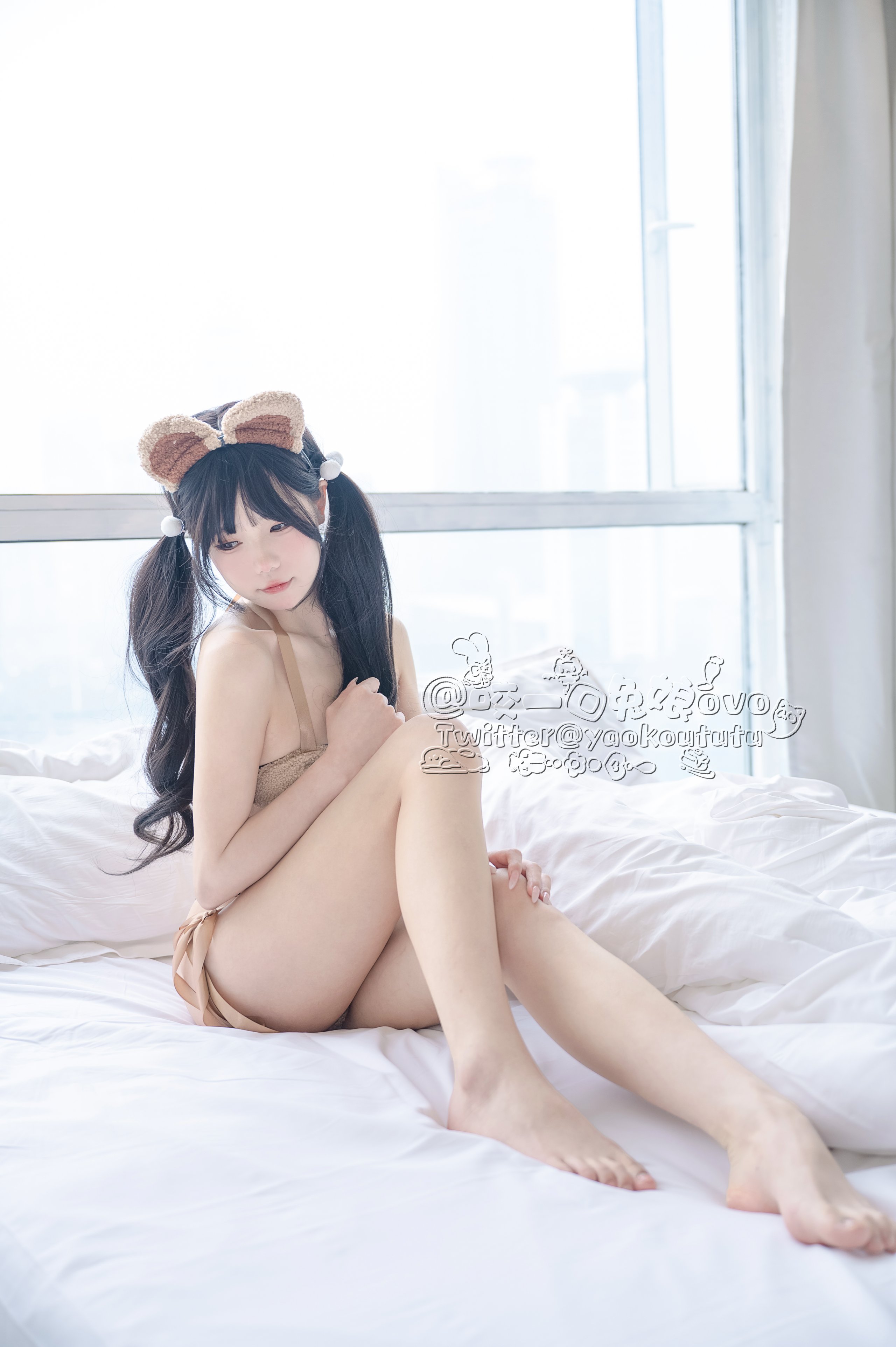 咬一口兔娘-小熊困困