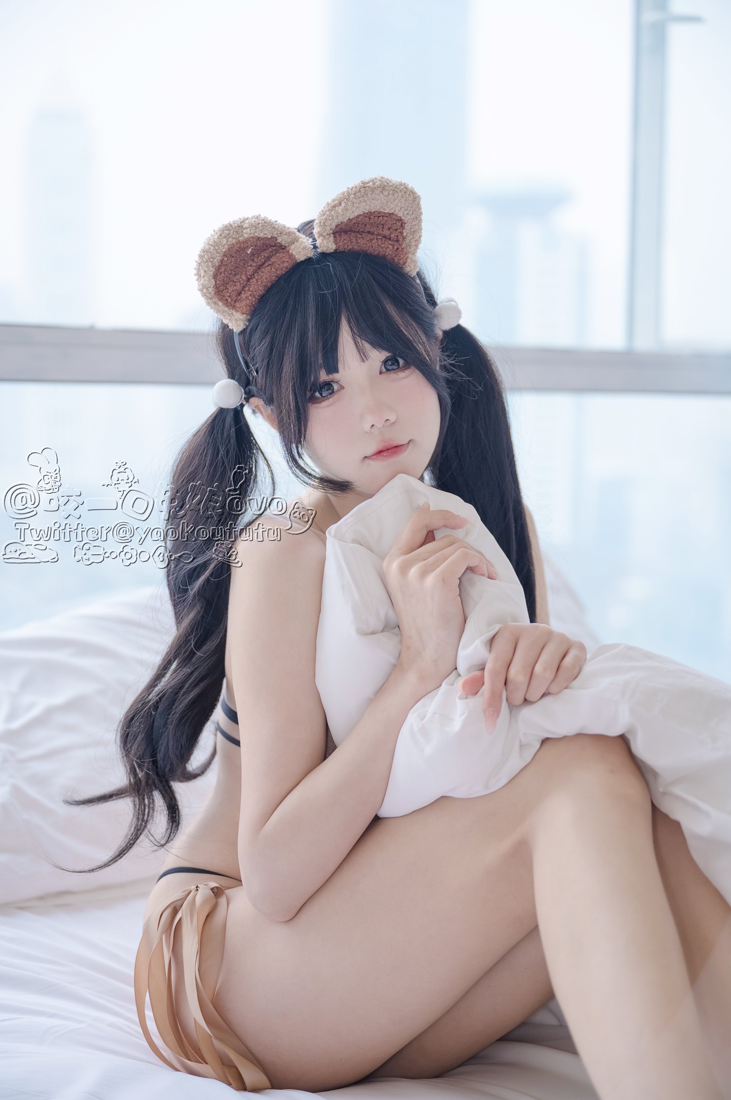 咬一口兔娘-小熊困困