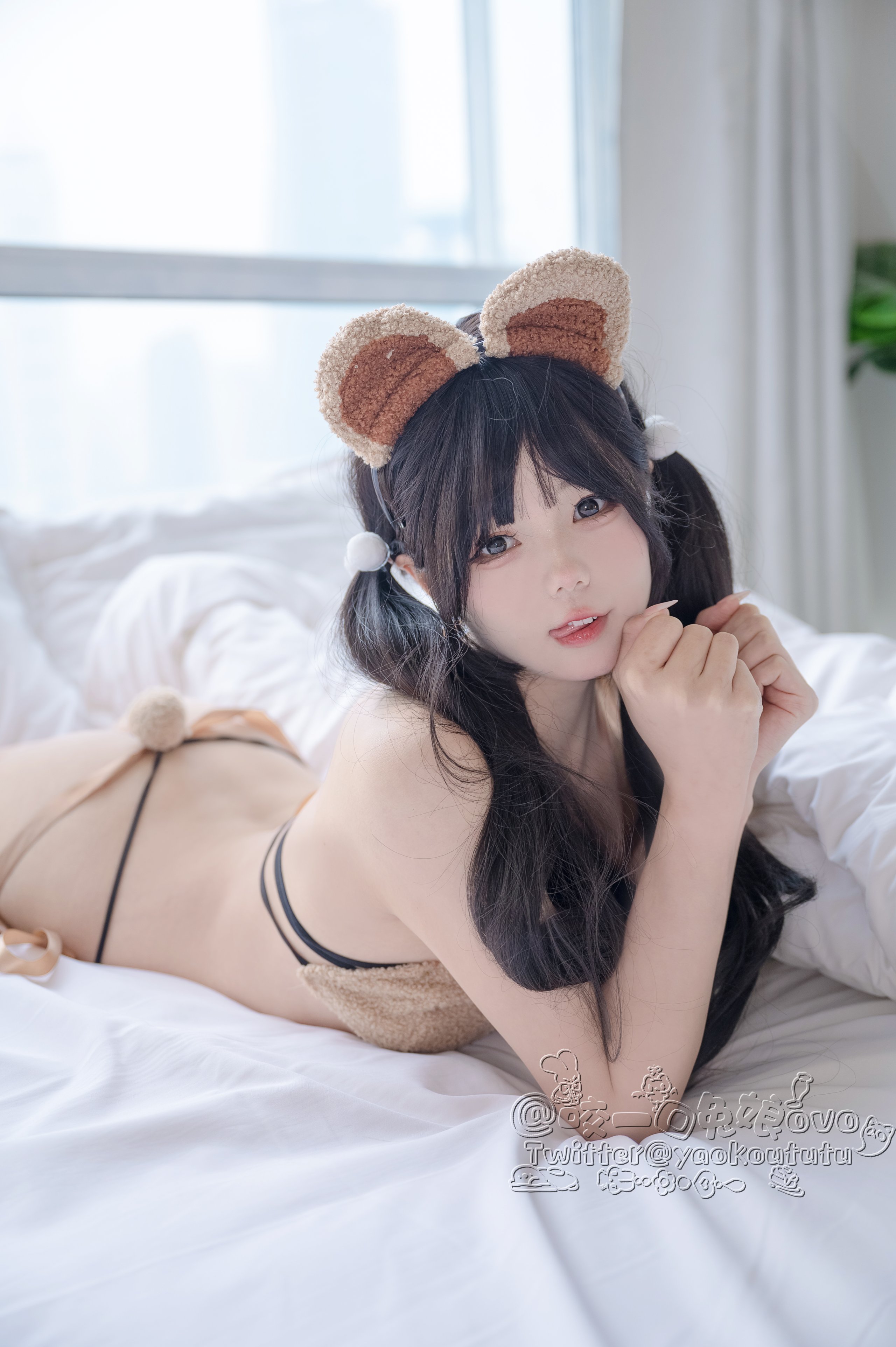 咬一口兔娘-小熊困困