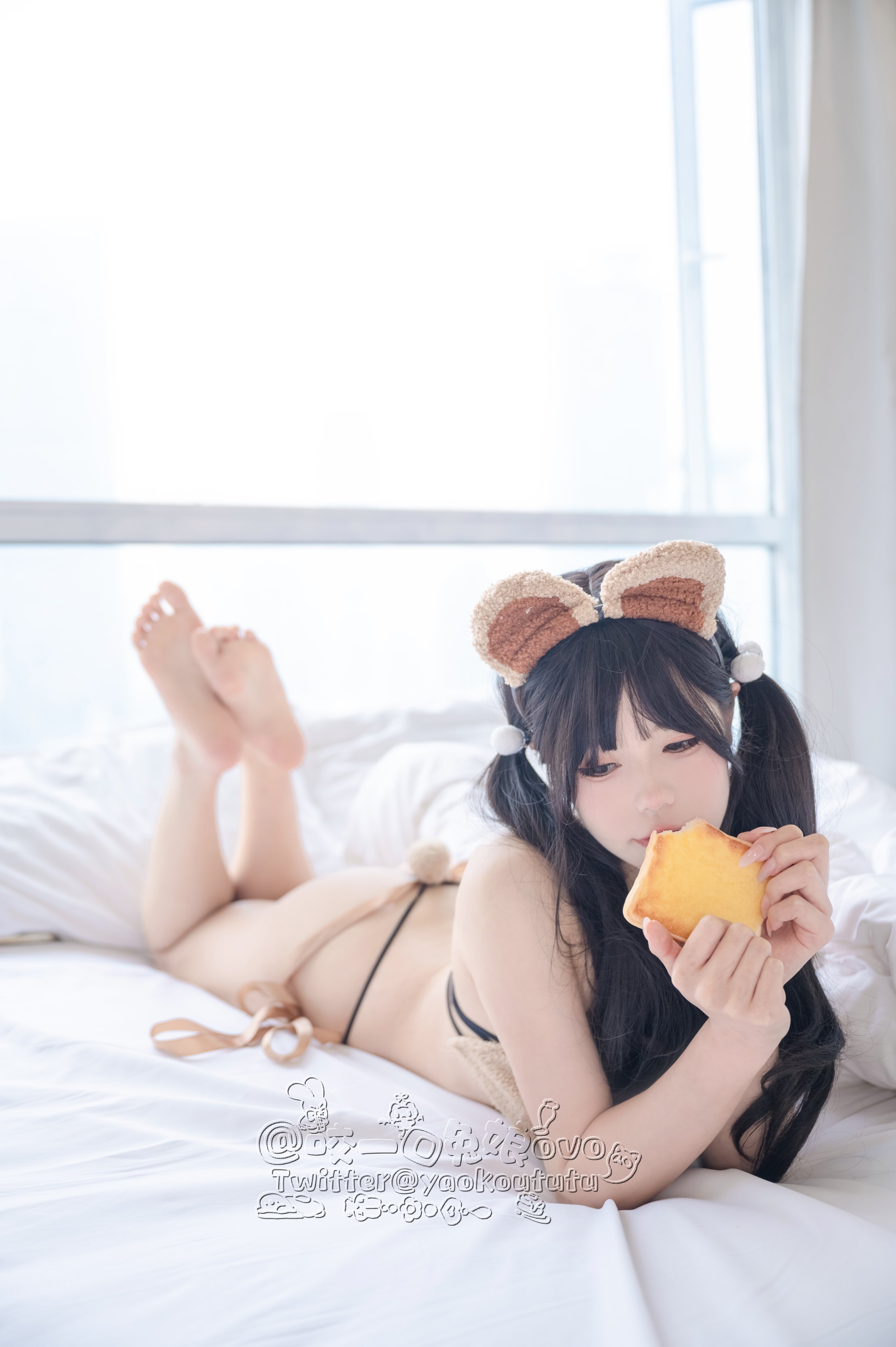 咬一口兔娘-小熊困困