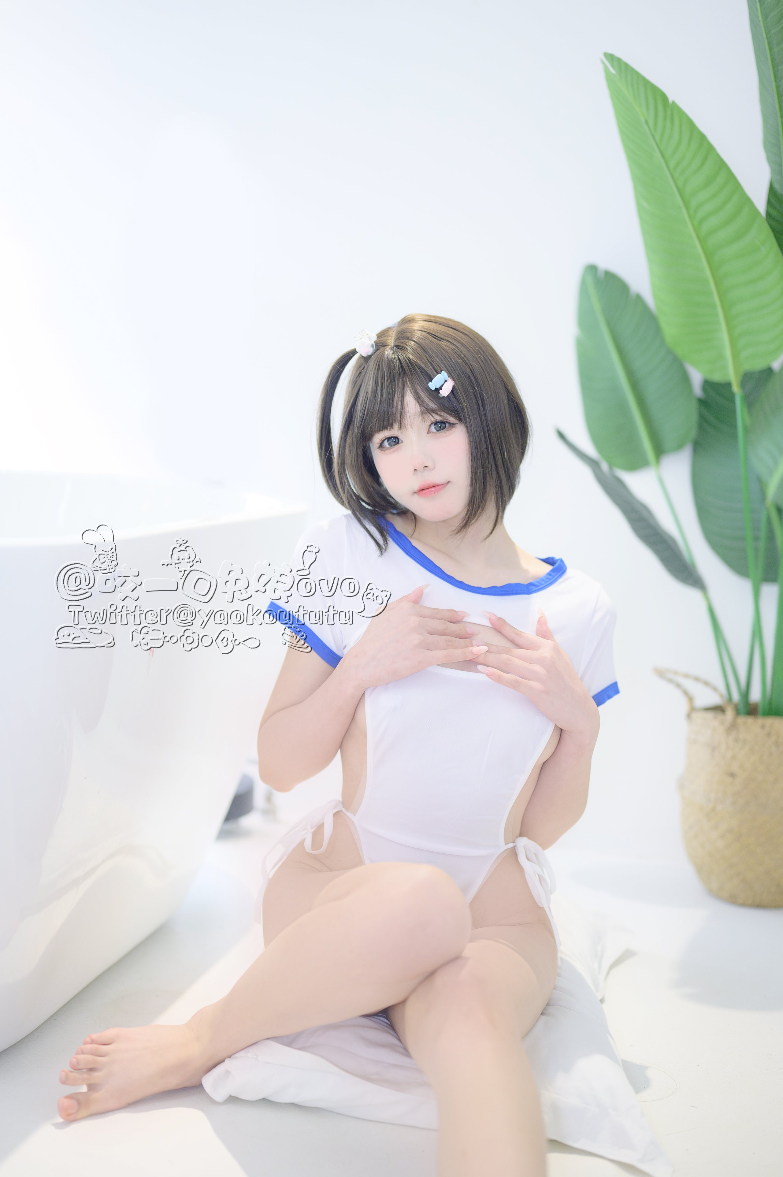 Bite a Rabbit Girl - Pure White Desire Vat