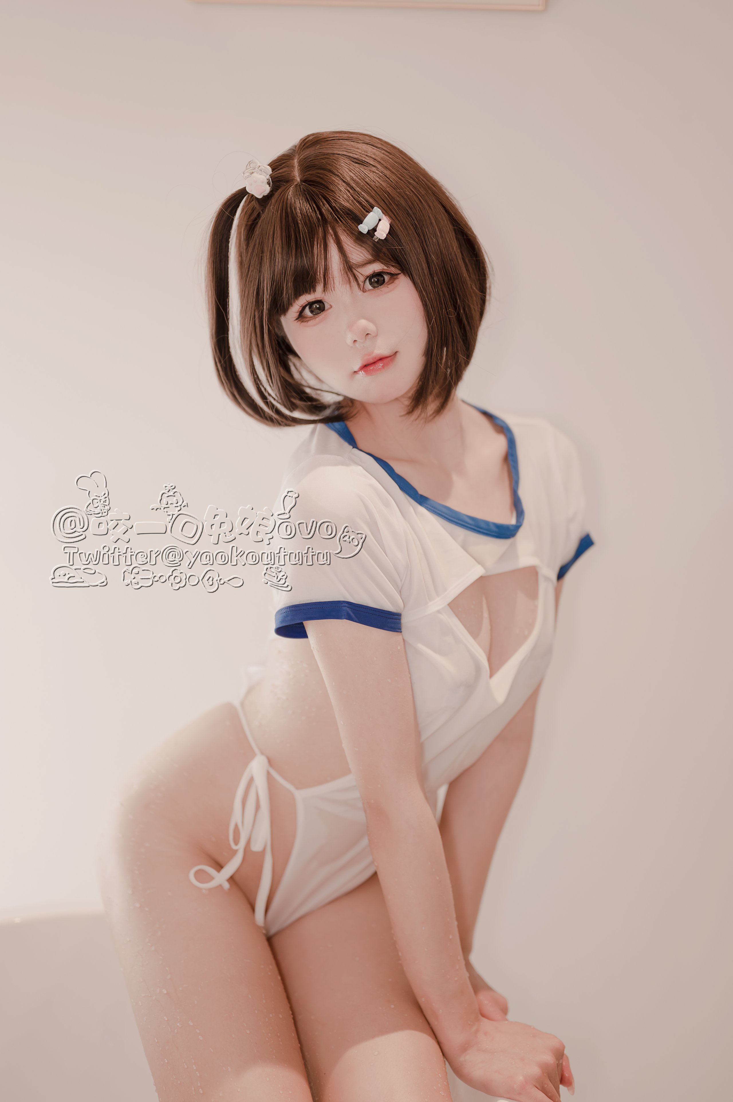 Bite a Rabbit Girl - Pure White Desire Vat