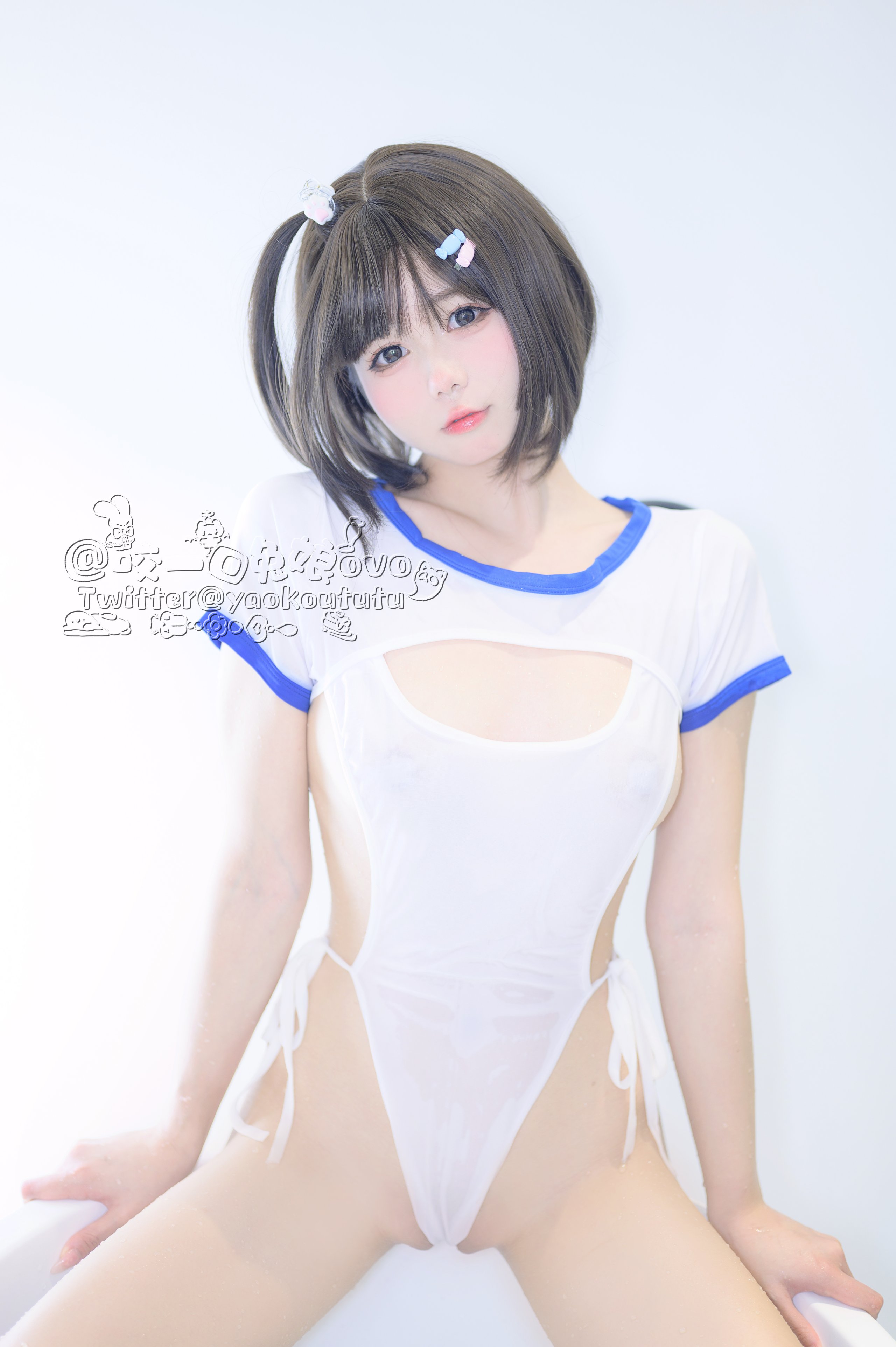 Bite a Rabbit Girl - Pure White Desire Vat