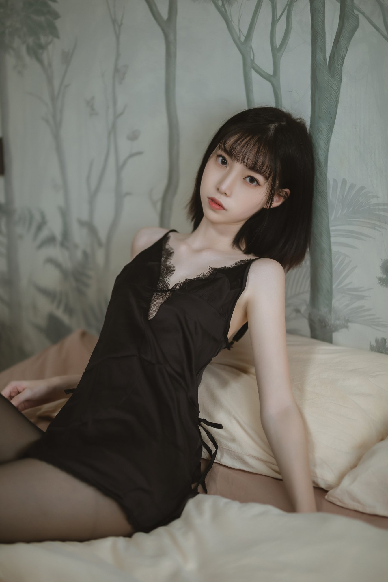 Xu Lan LAN - Black Lace Pajamas