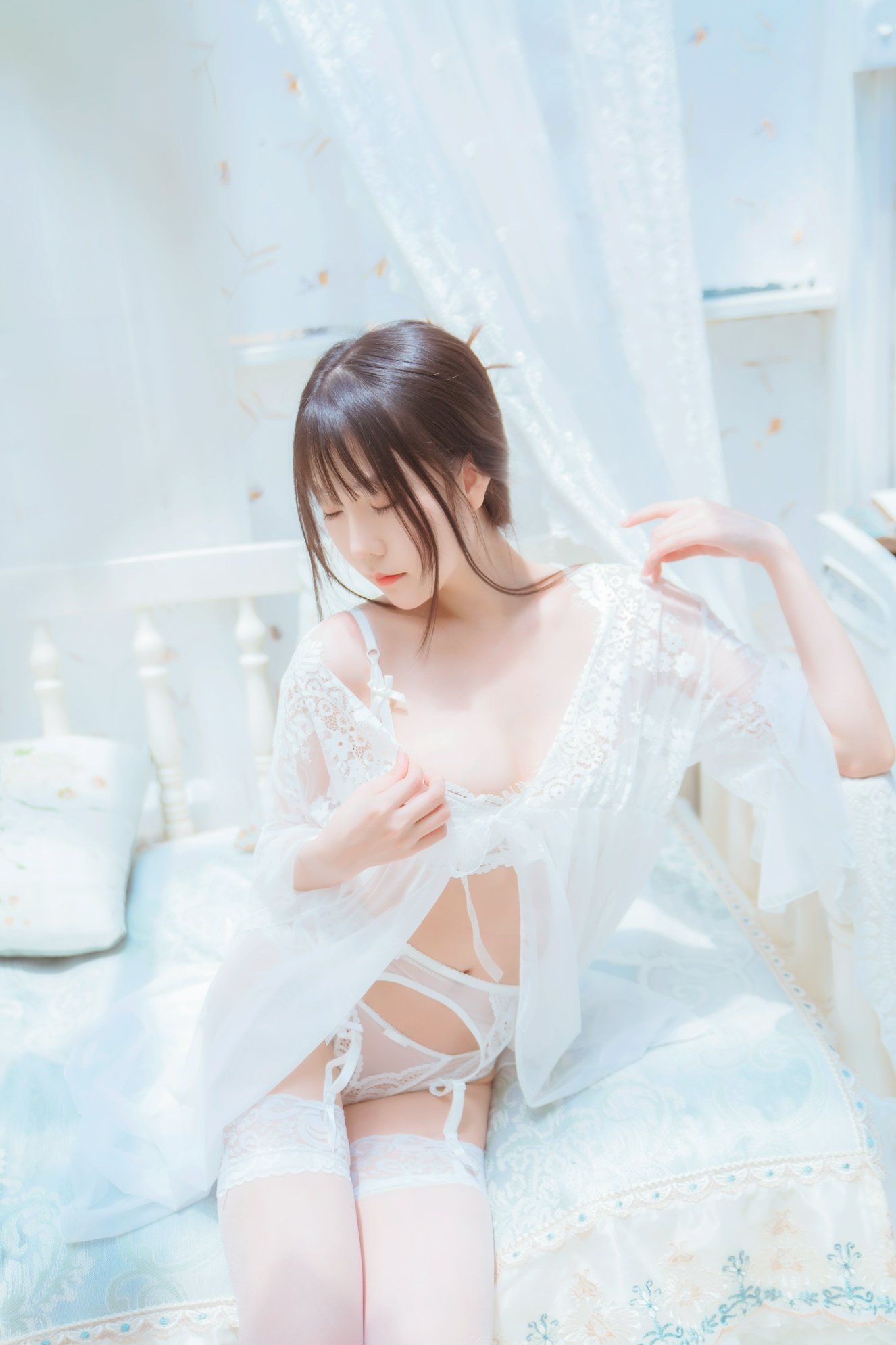 Vanilla Meow Lulu No. 001 Glass House Girl