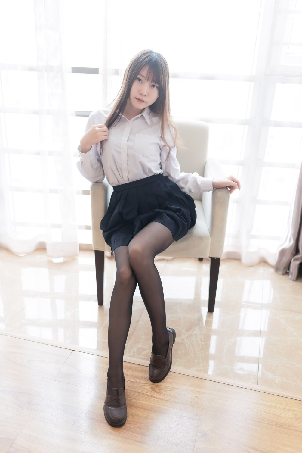 Vanilla Meow Lulu No. 003: Black Silk Cute Girl