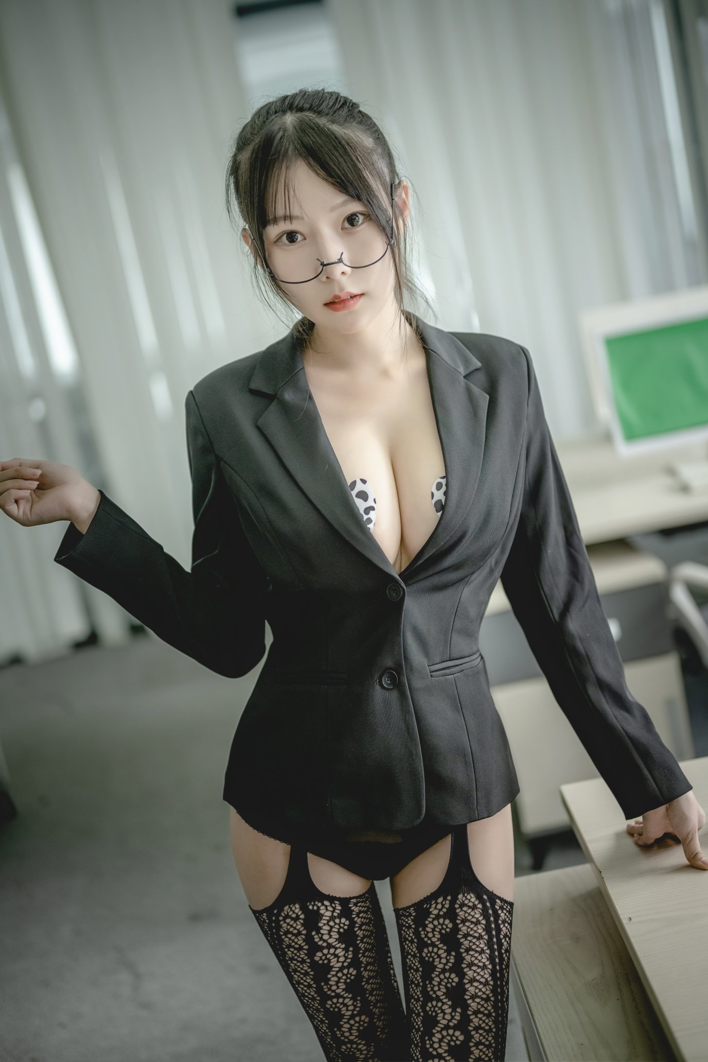 Xiang Cao Miao Lu Lu No. 023 Black Suit