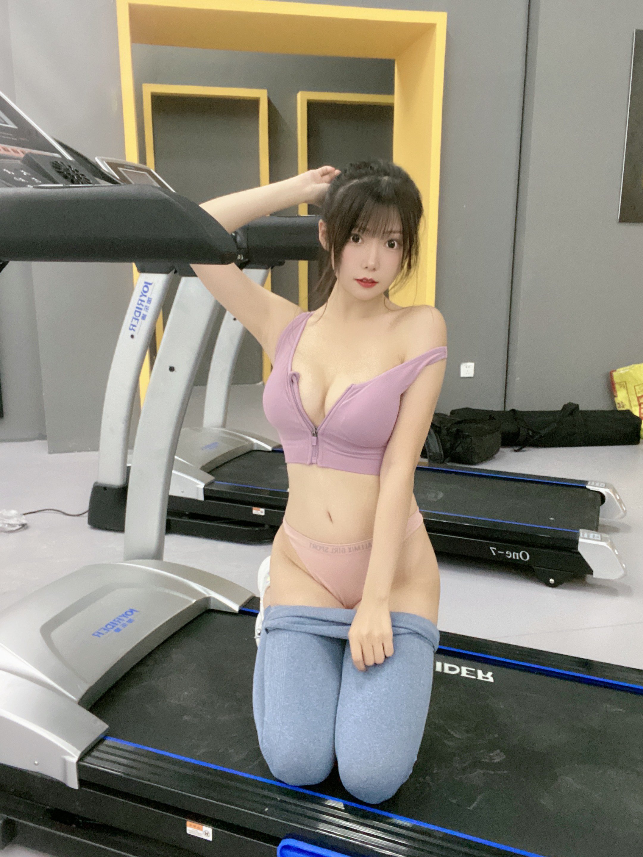 香草喵露露 NO.028 小鹿亂撞 瑜伽服（自拍）