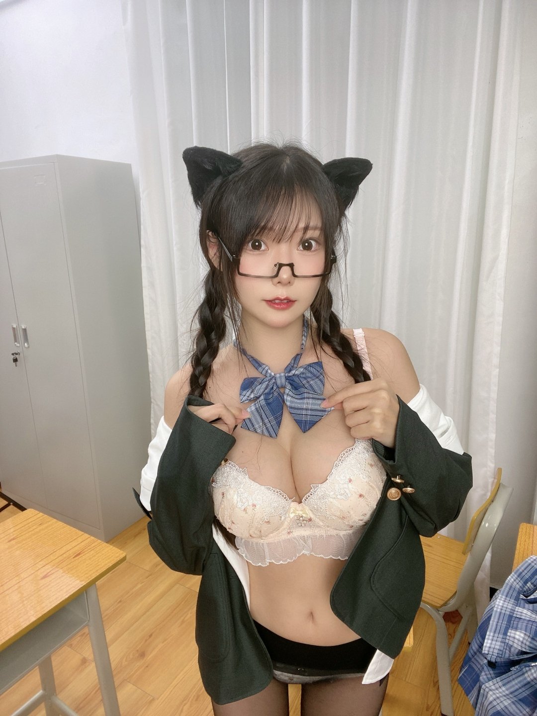 香草喵露露 NO.032 小鹿乱撞 jk制服（自拍）