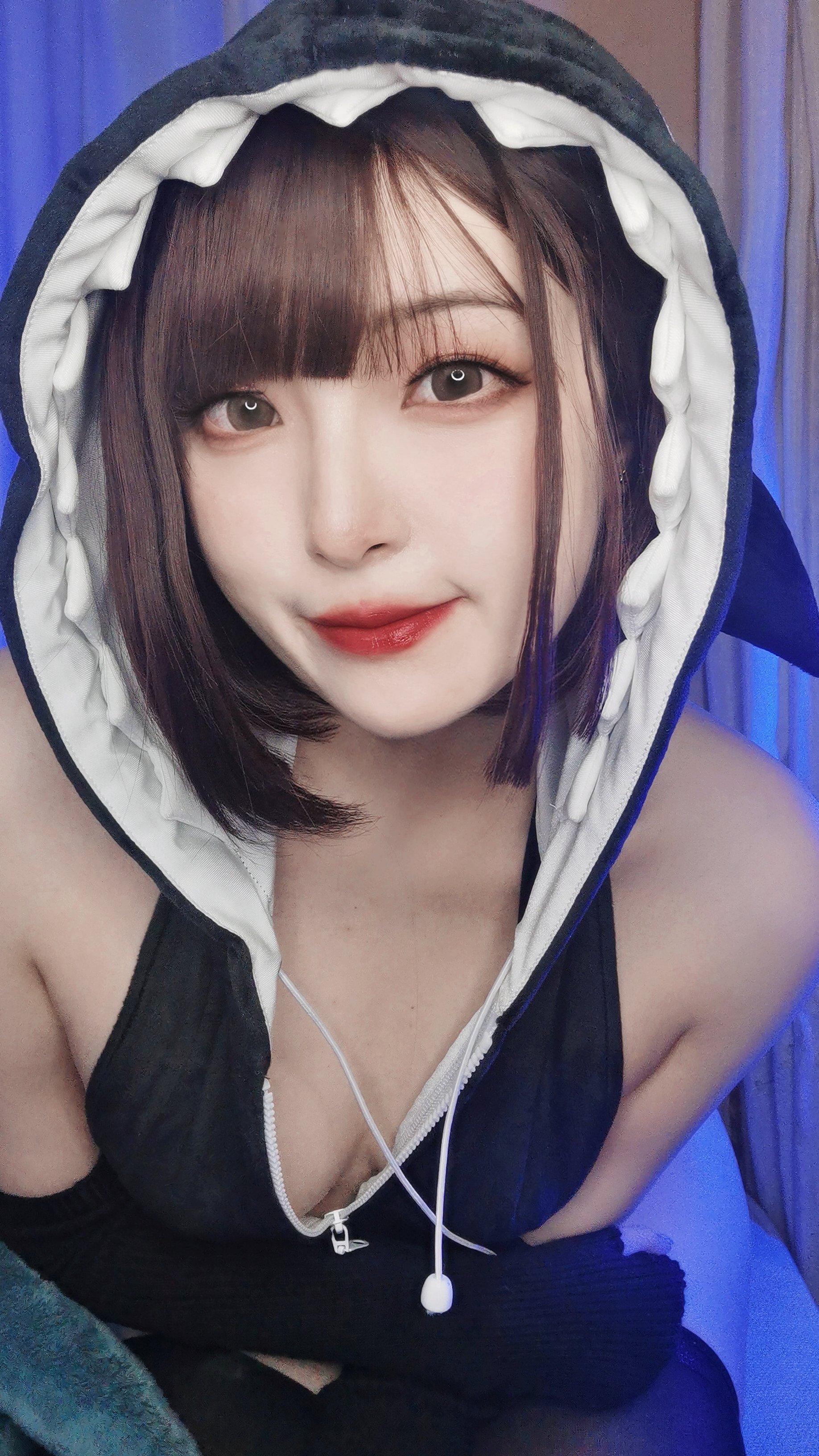 Natsuko Xia Xia Zi - Orca Self-Photo