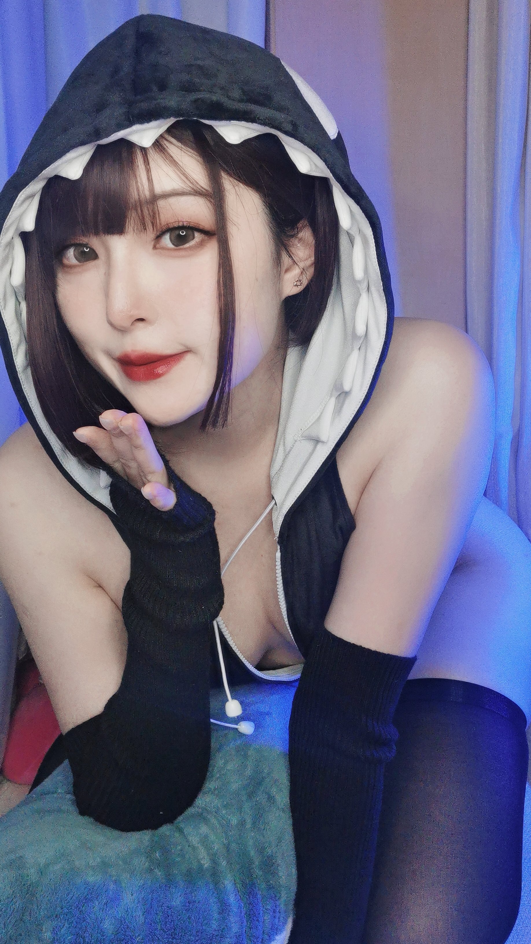 Natsuko Xia Xia Zi - Orca Self-Photo