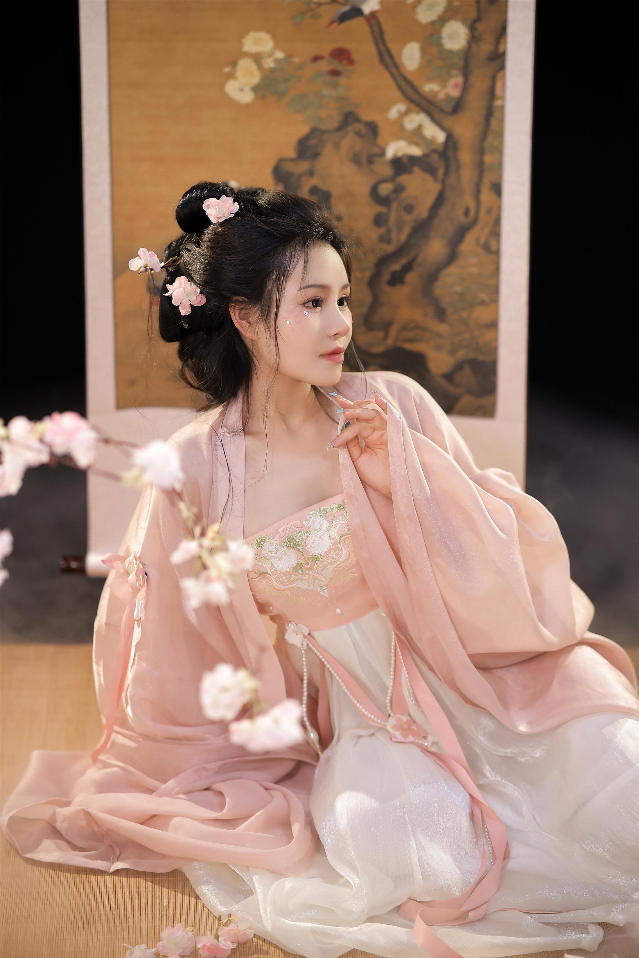 Tao Nuan Jiang - Hanfu Ancient Style Entering Dream 60P