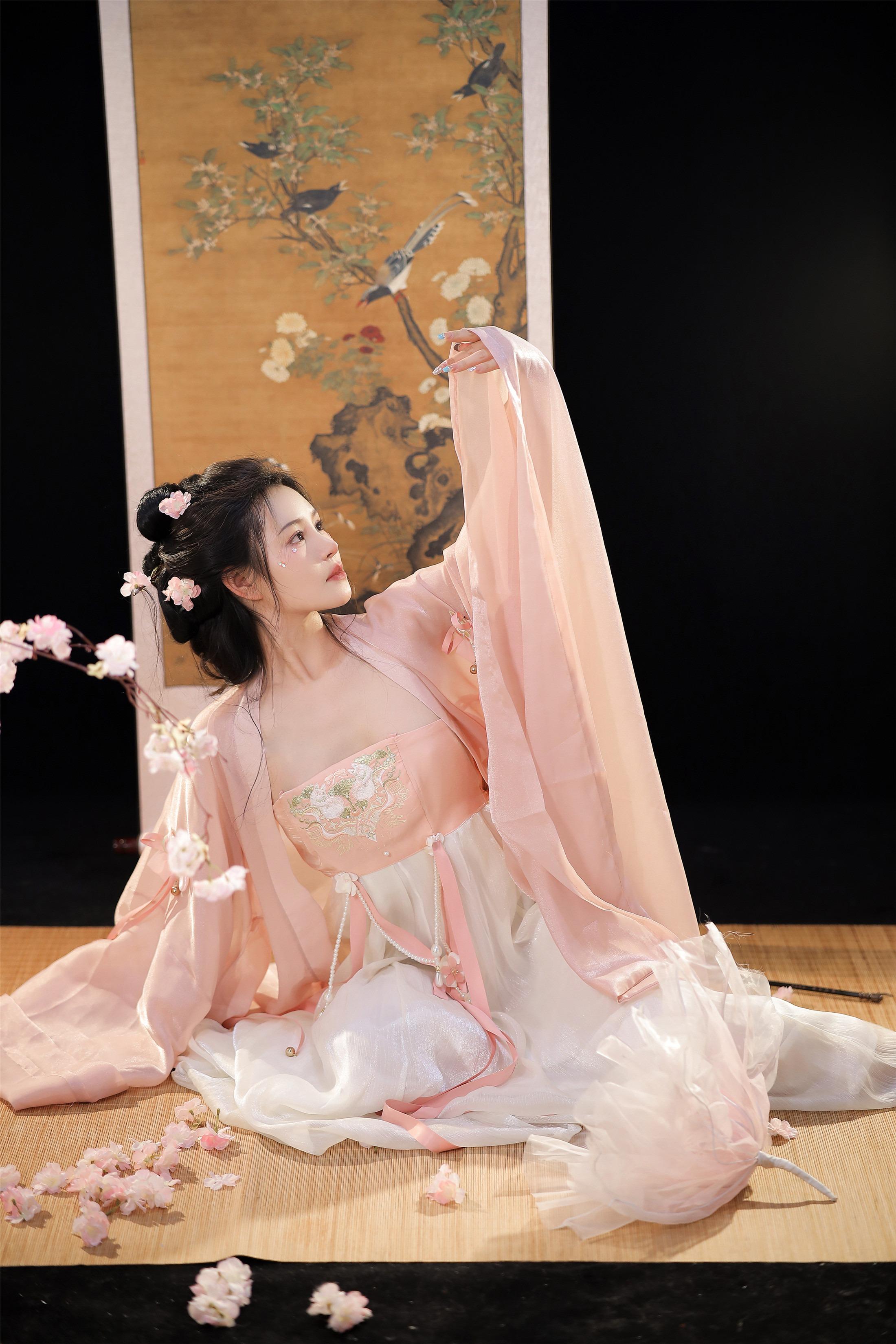 Tao Nuan Jiang - Hanfu Ancient Style Entering Dream 60P