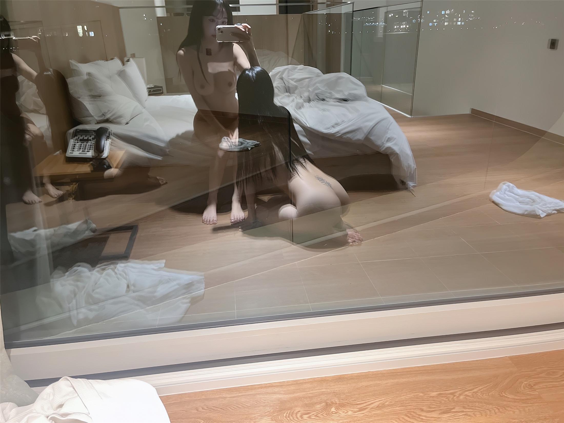Moon Night Snap] Mona (Mona) & Jucy (Jucy) - EroEro Du Lịch 64P
