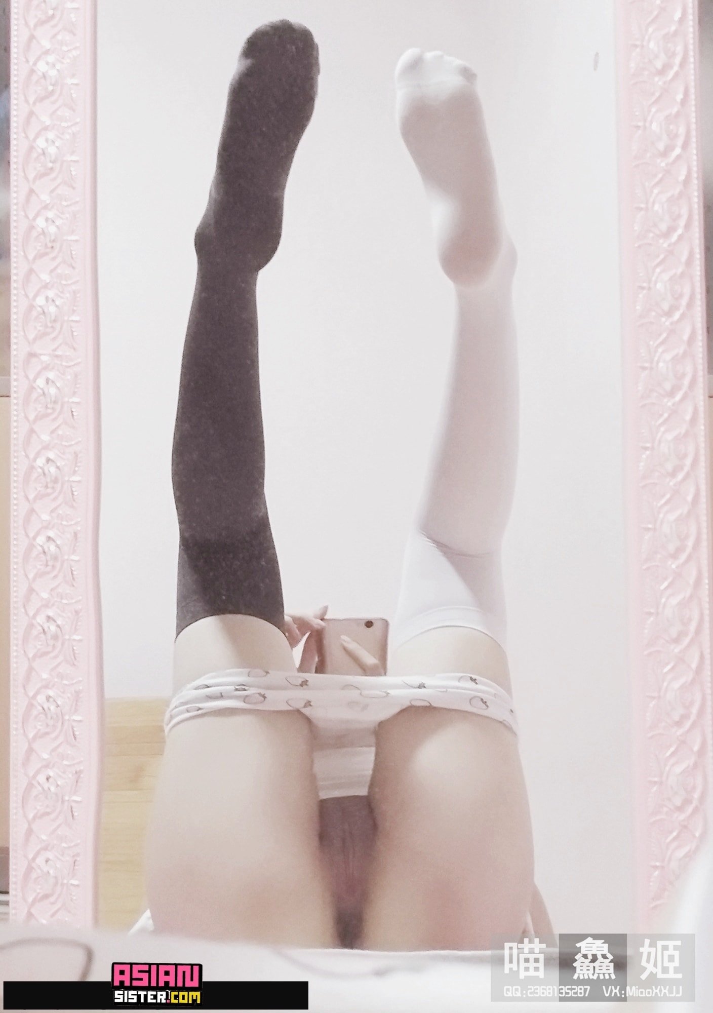 Internet celebrity  belle ta - Meowxianji black and white socks