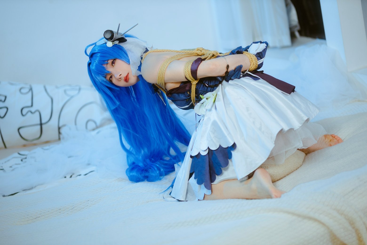 三は世ではないw Nikke 勝利の女神 · ヘレナ 縛り