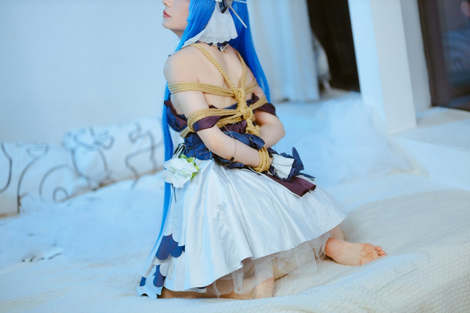 三は世ではないw Nikke 勝利の女神 · ヘレナ 縛り
