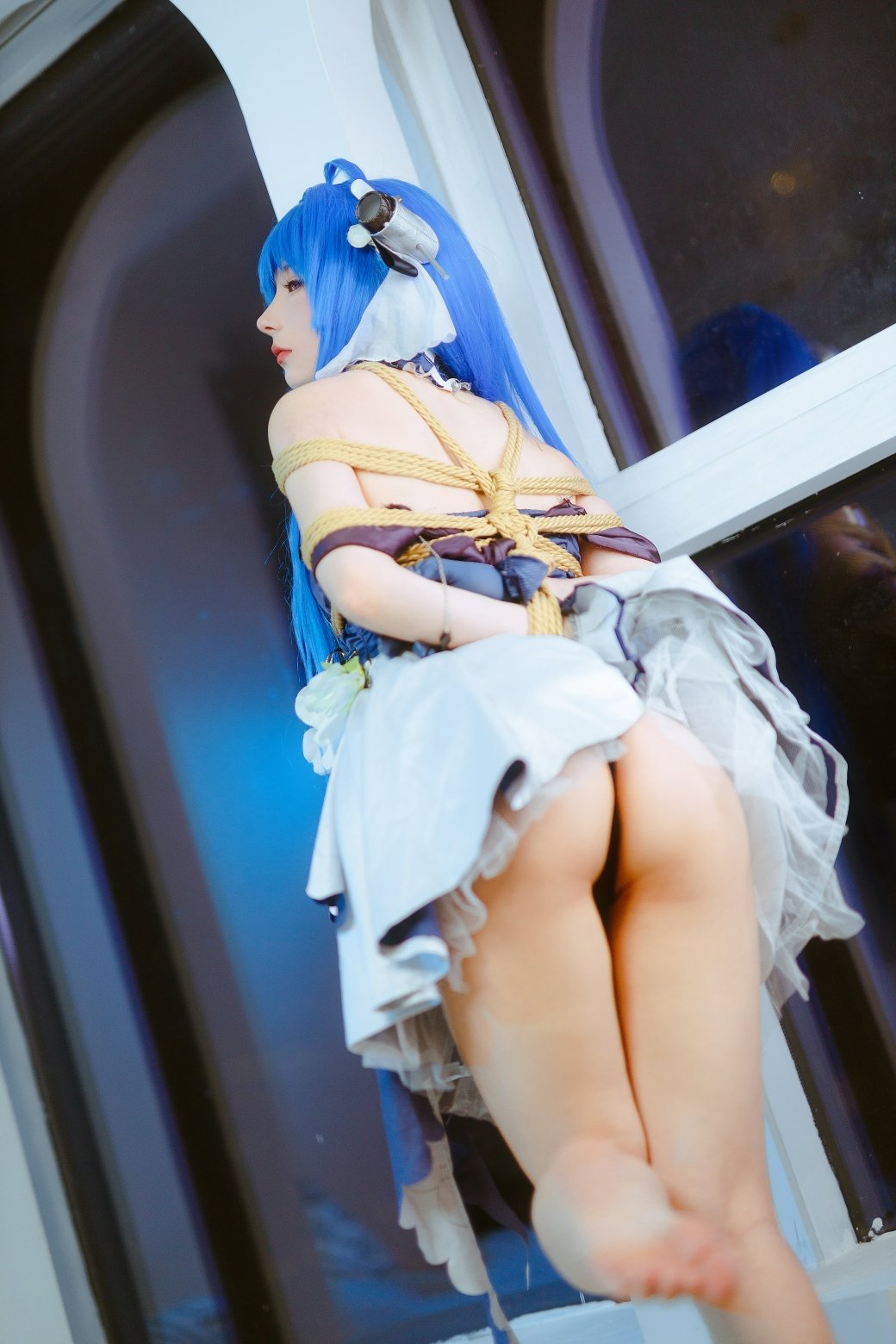 三は世ではないw Nikke 勝利の女神 · ヘレナ 縛り