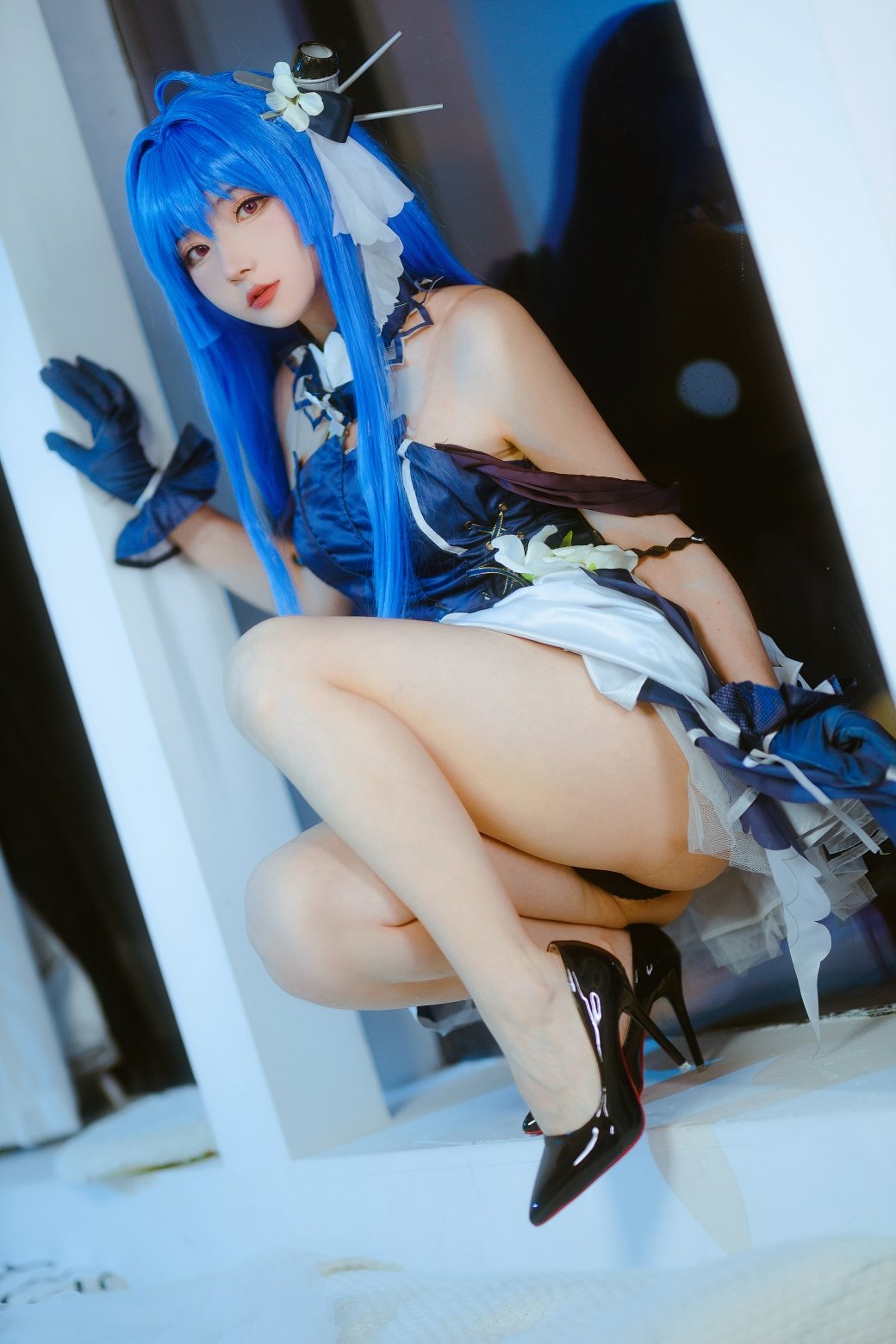 三は世ではないw Nikke 勝利の女神 · ヘレナ 縛り