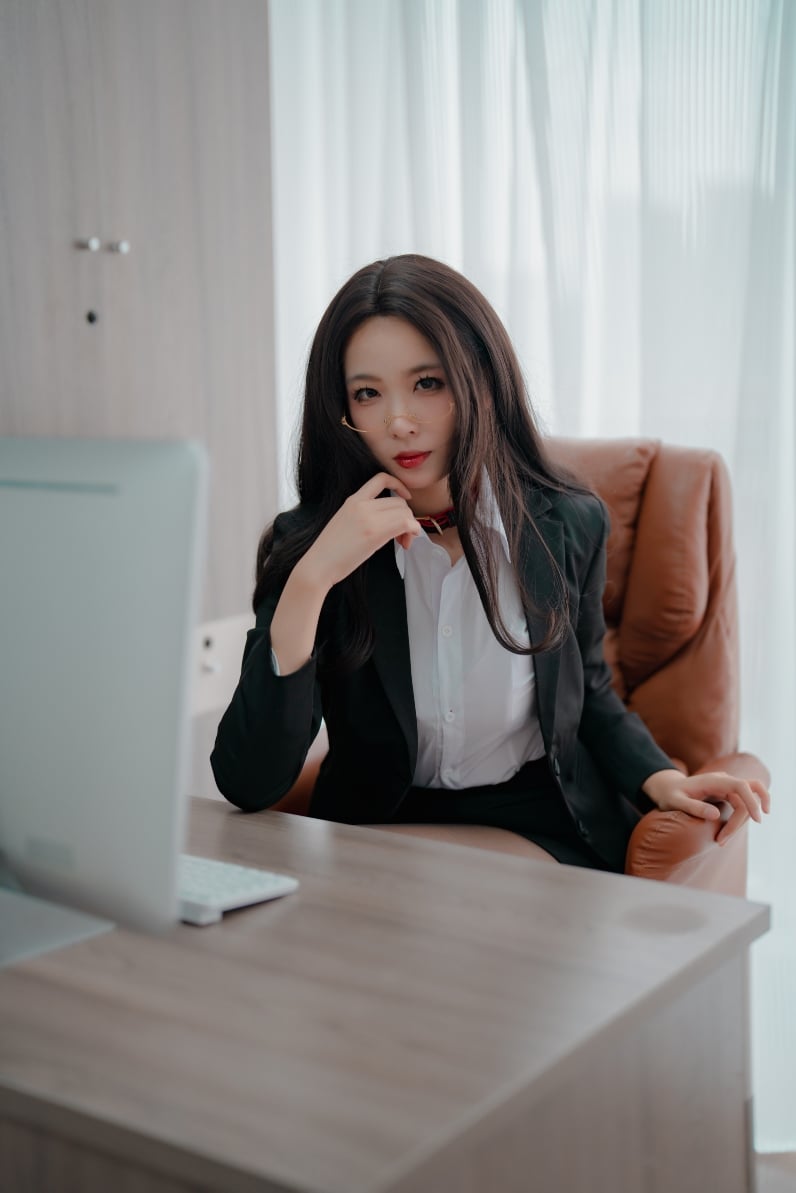 Huyền Tiêu học tỷ, nữ chủ tịch câu lạc bộ
