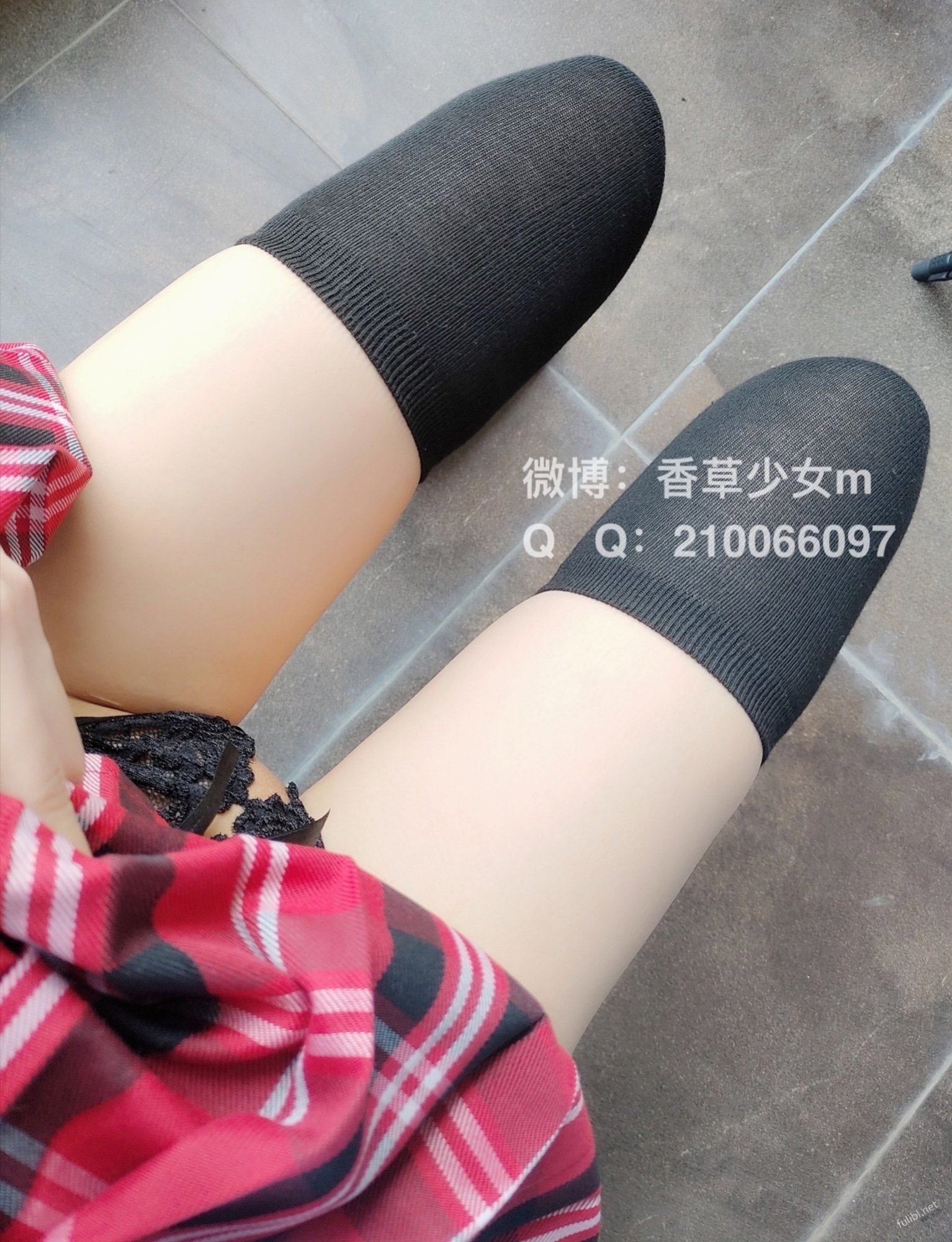 Hương Thảo Thiếu Nữ M: Học Sinh Ưu Tú Dục Vọng Trên Sân Thượng