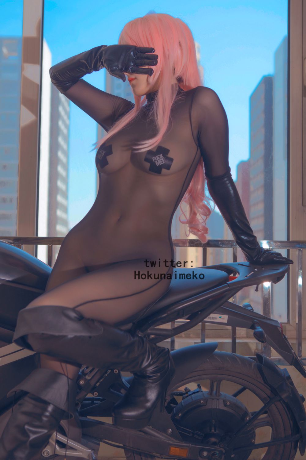 호쿠나이메코] 오토바이 언니