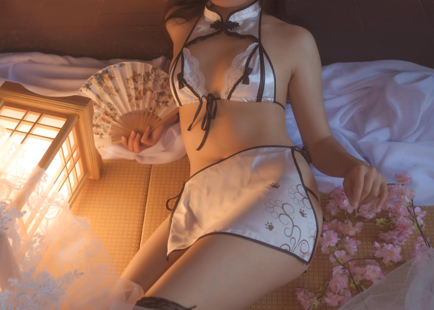 Hokunaimeko] Great Destruction! China Dress Gal