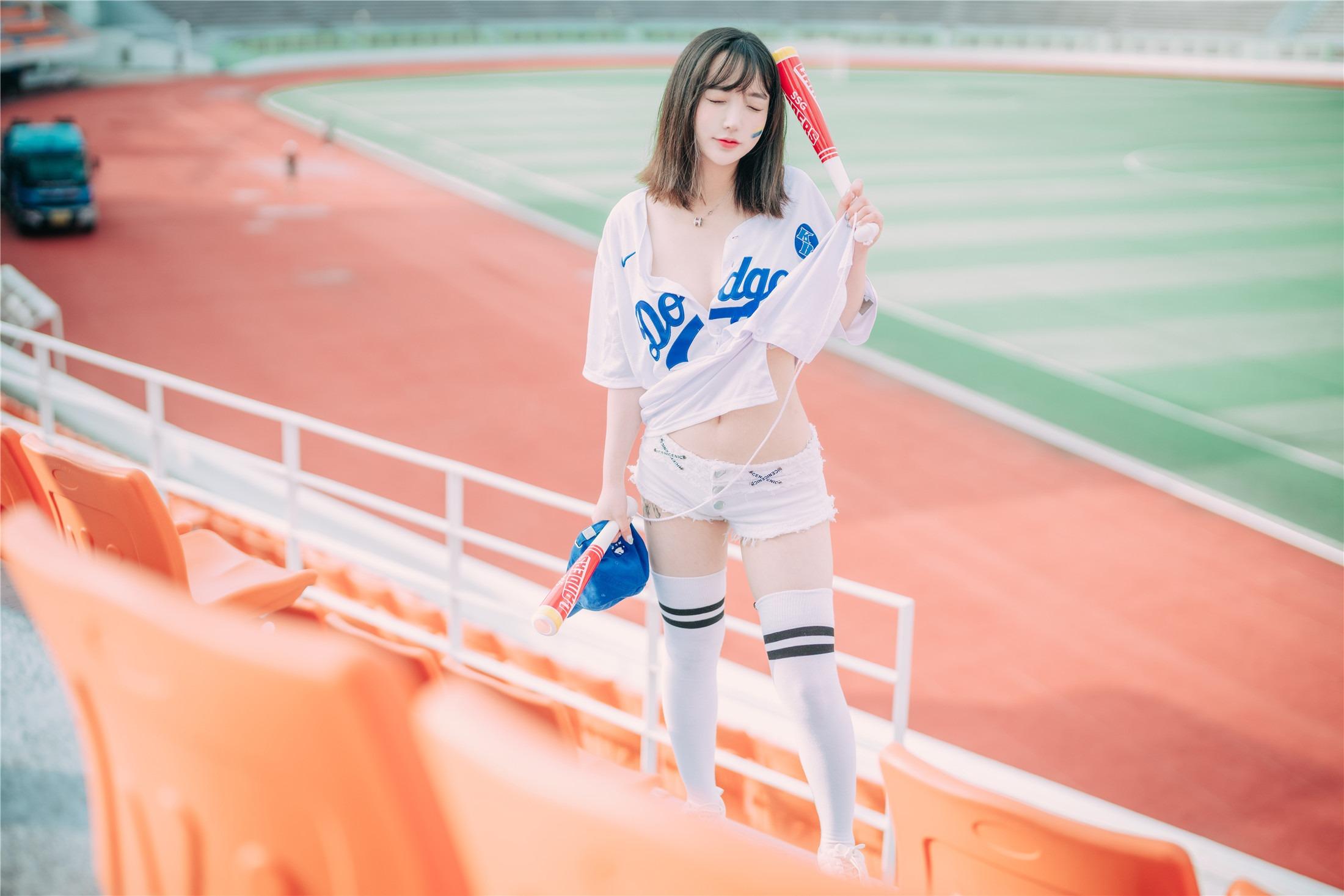 DJAWA] Son Ye-Eun - Cheer Up in the Summer 126P