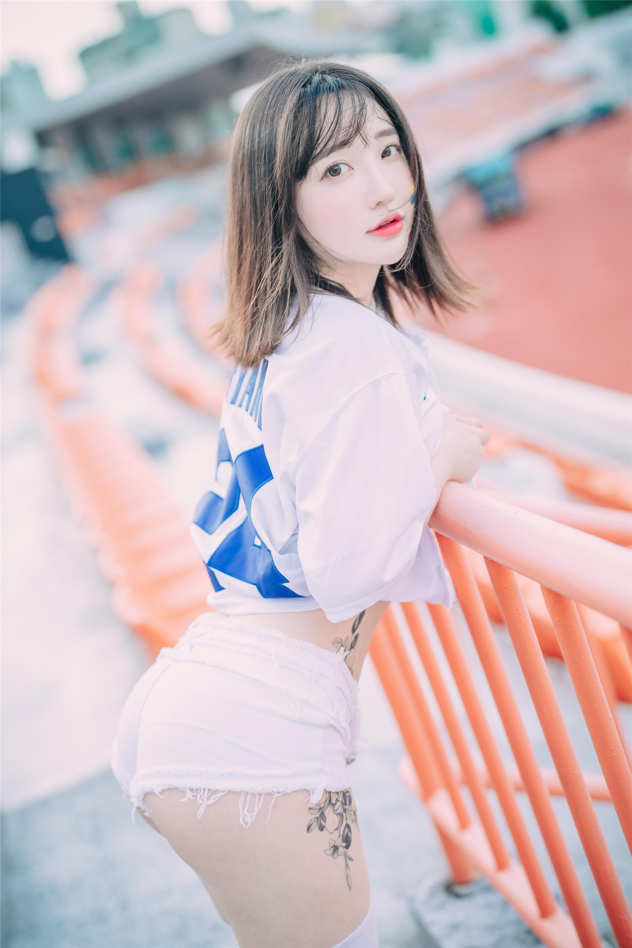DJAWA] Son Ye-Eun - Cheer Up in the Summer 126P