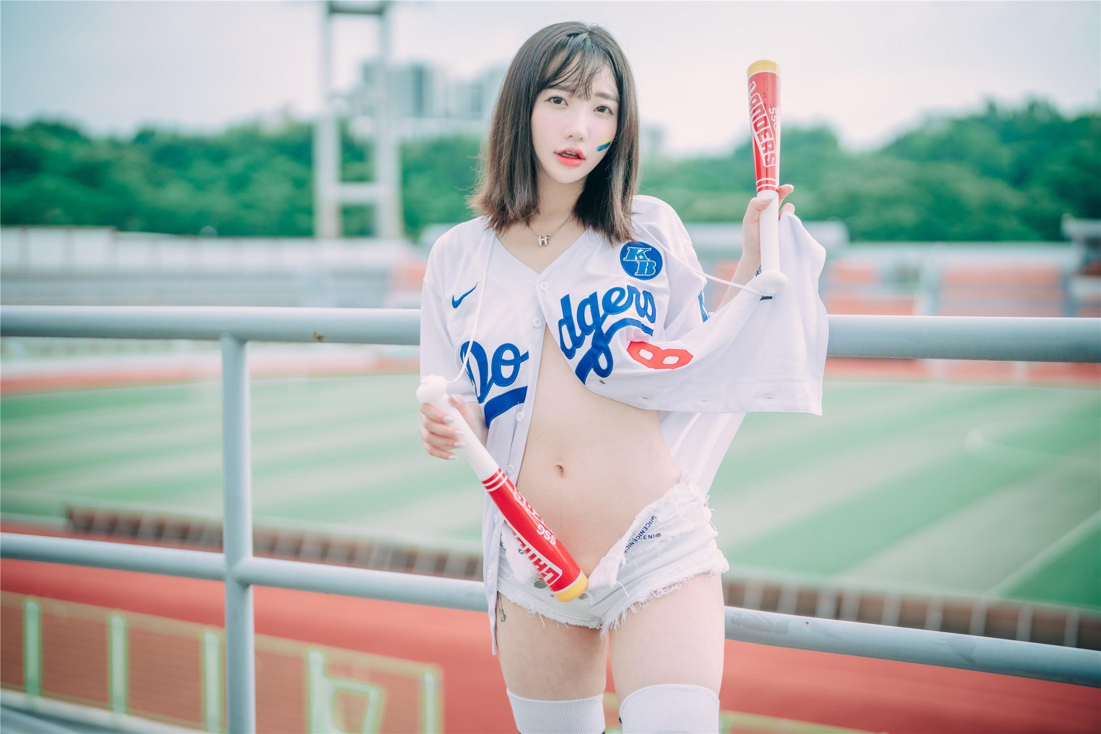 DJAWA] Son Ye-Eun - Cheer Up in the Summer 126P