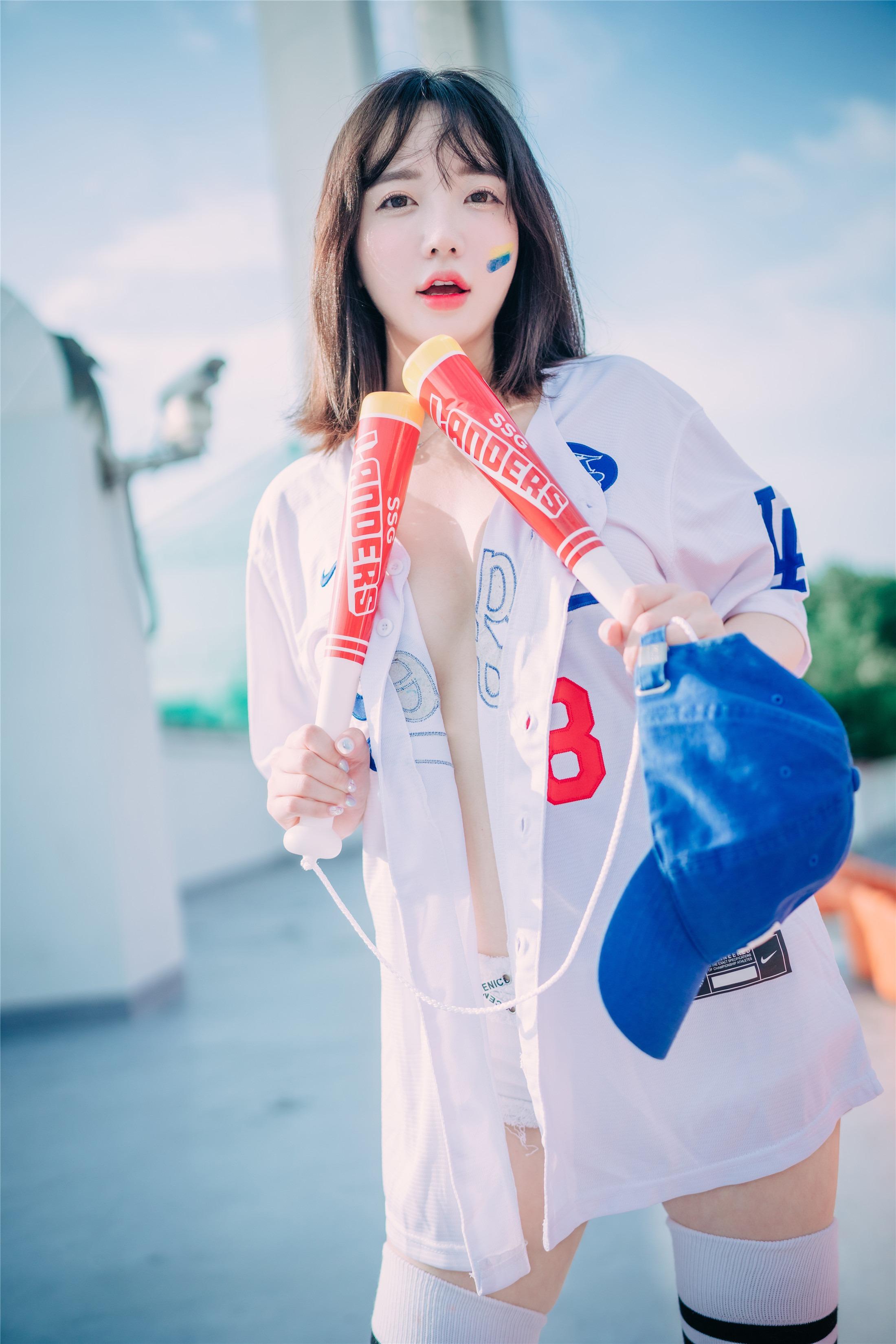DJAWA] Son Ye-Eun - Cheer Up in the Summer 126P