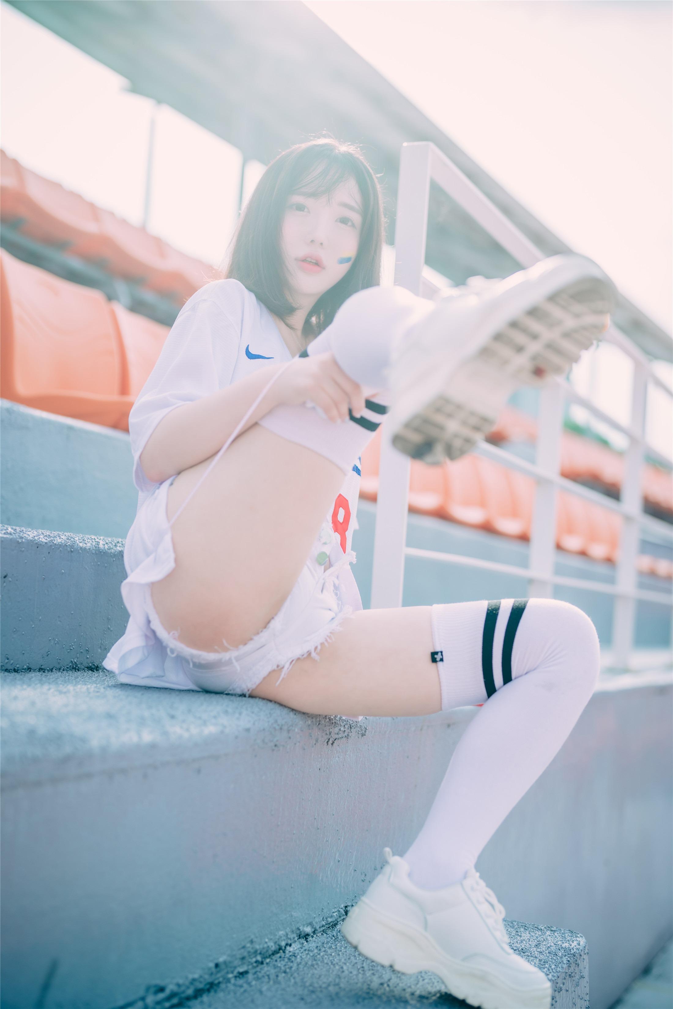 DJAWA] Son Ye-Eun - Cheer Up in the Summer 126P