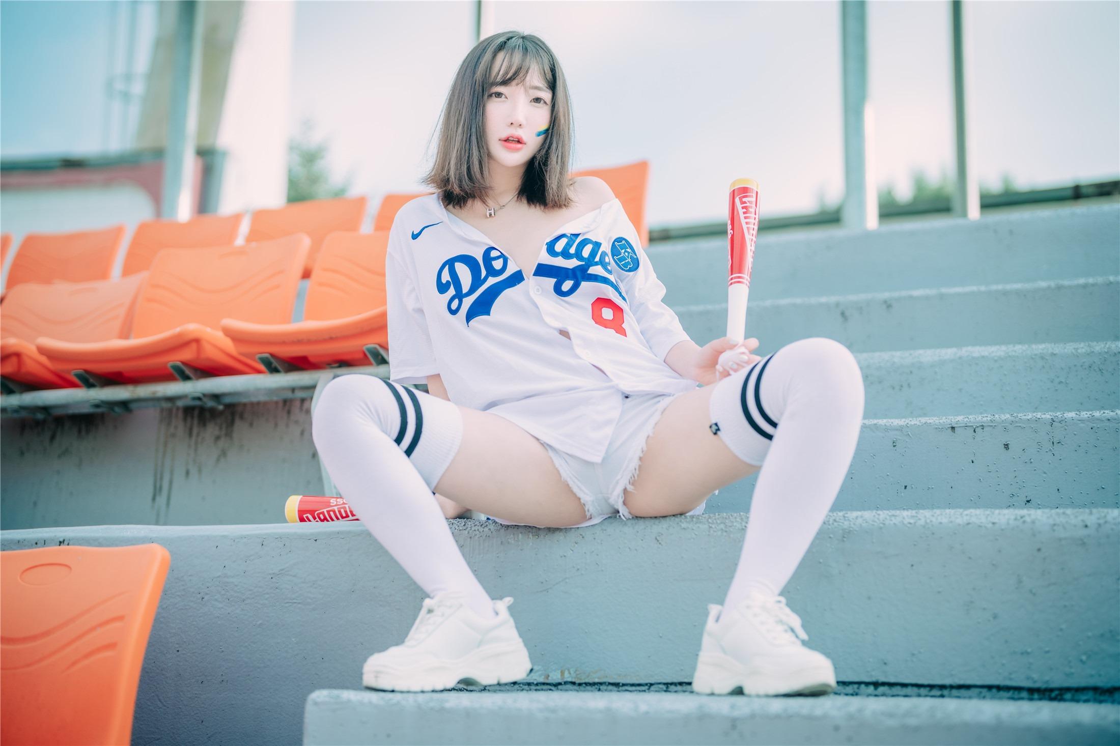 DJAWA] Son Ye-Eun - Cheer Up in the Summer 126P