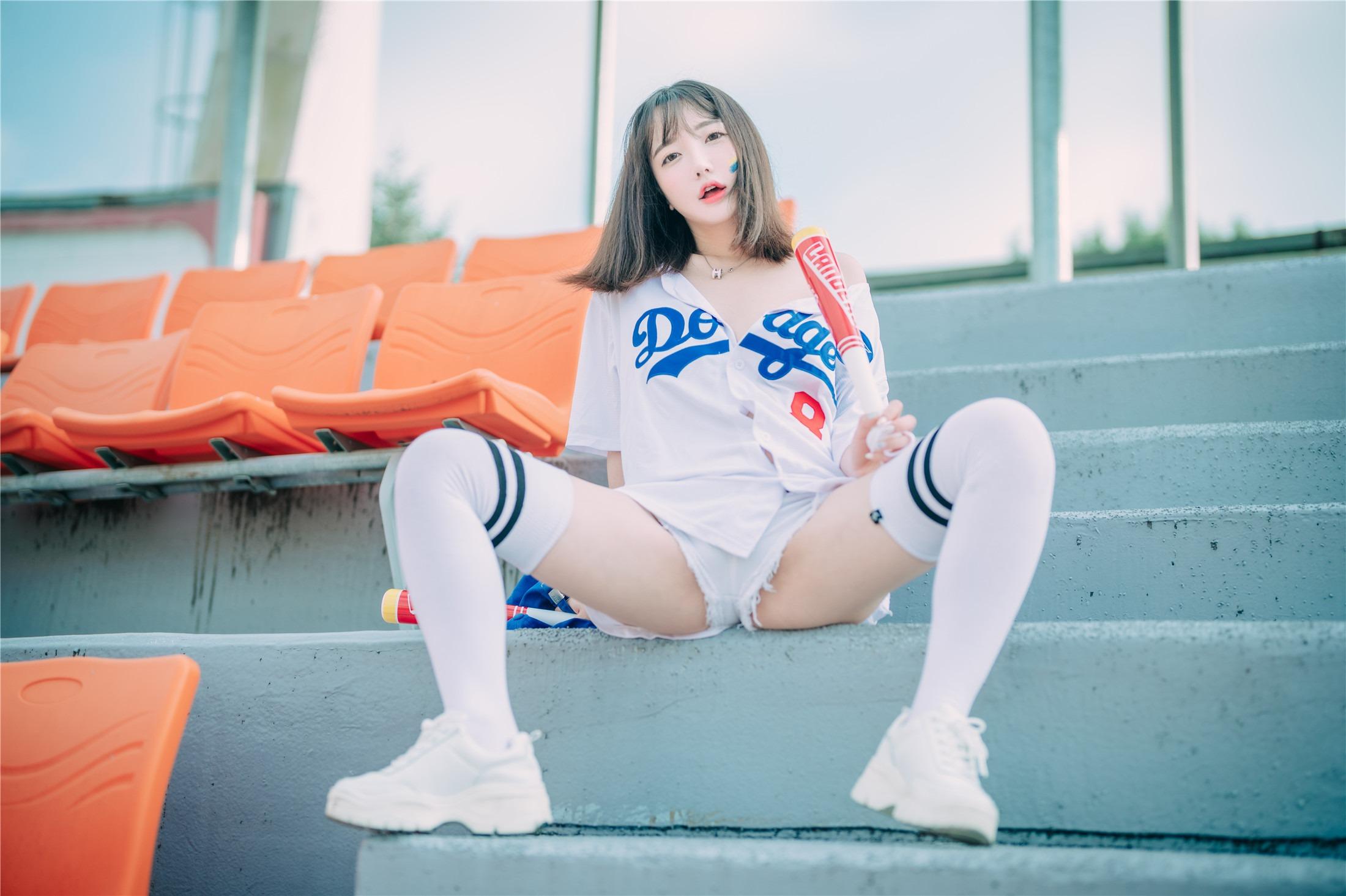 DJAWA] Son Ye-Eun - Cheer Up in the Summer 126P