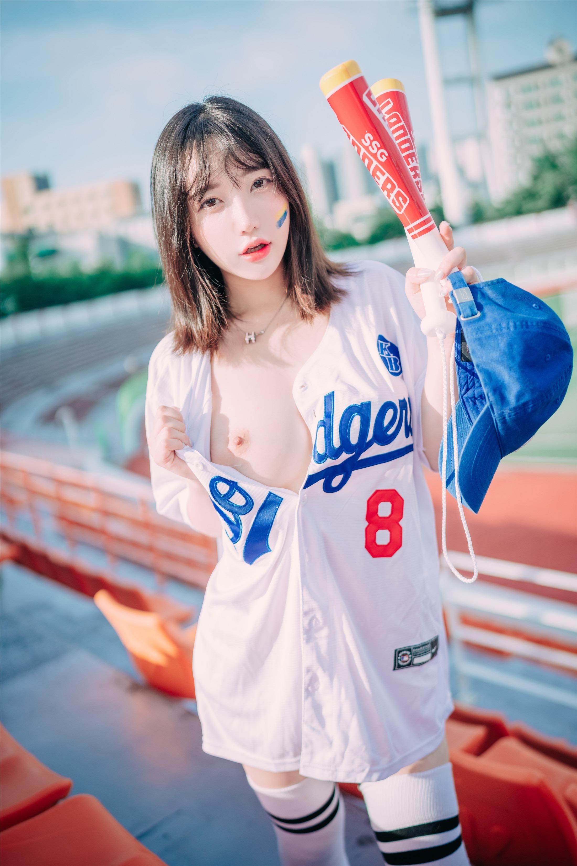 DJAWA] Son Ye-Eun - Cheer Up in the Summer 126P