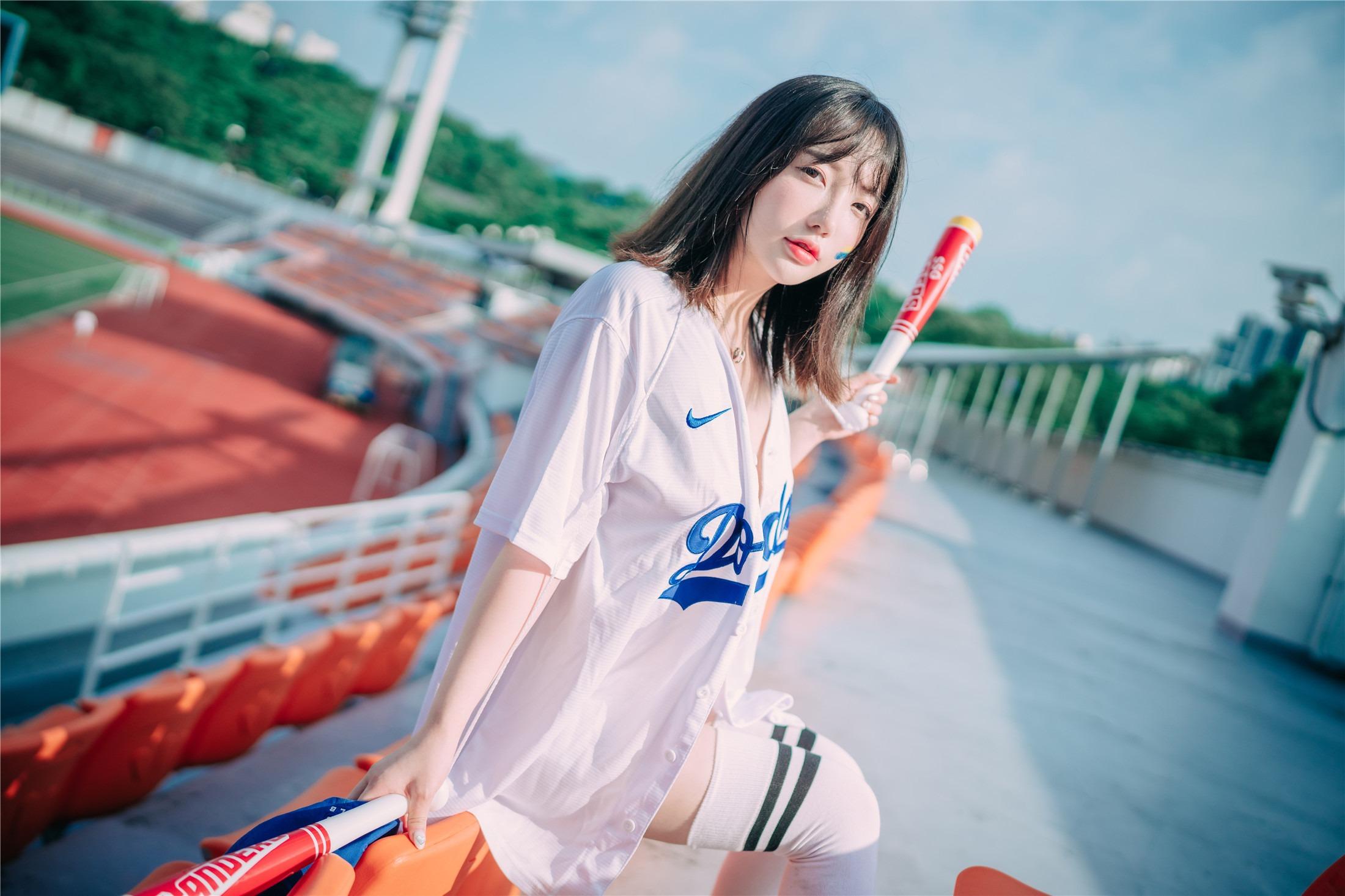 DJAWA] Son Ye-Eun - Cheer Up in the Summer 126P