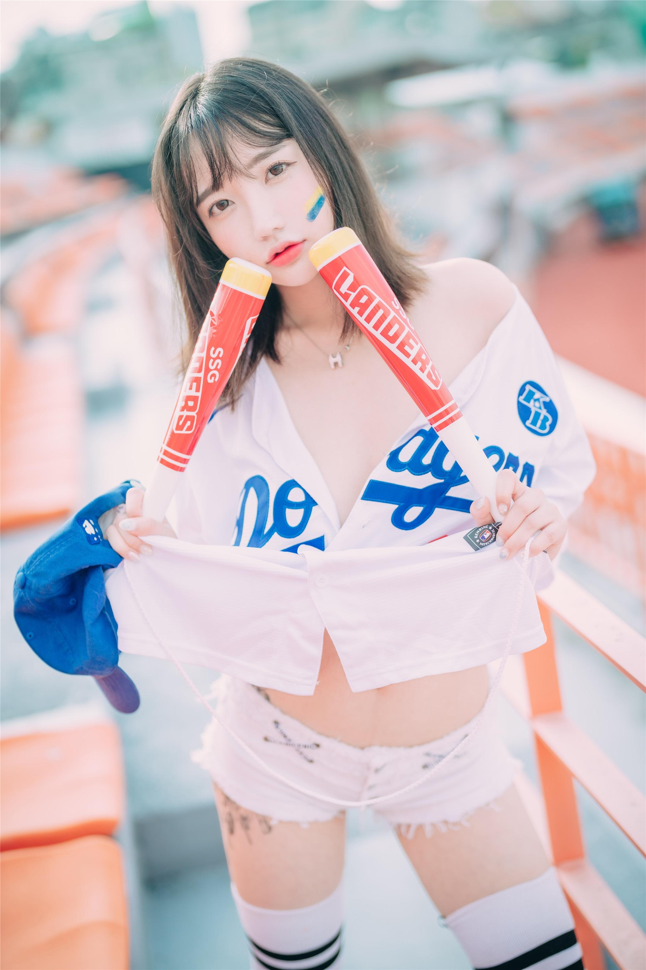 DJAWA] Son Ye-Eun - Cheer Up in the Summer 126P