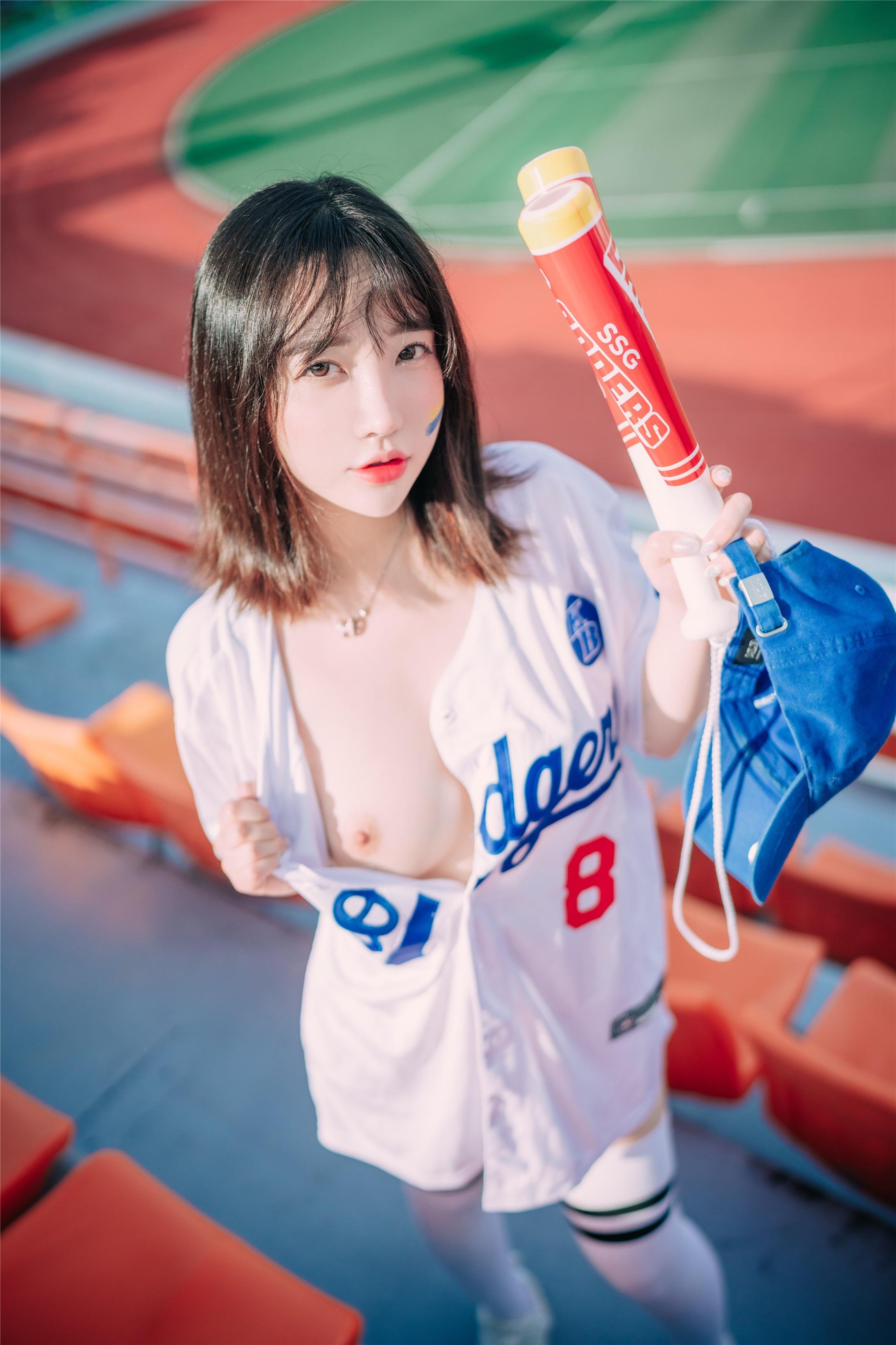 DJAWA] Son Ye-Eun - Cheer Up in the Summer 126P