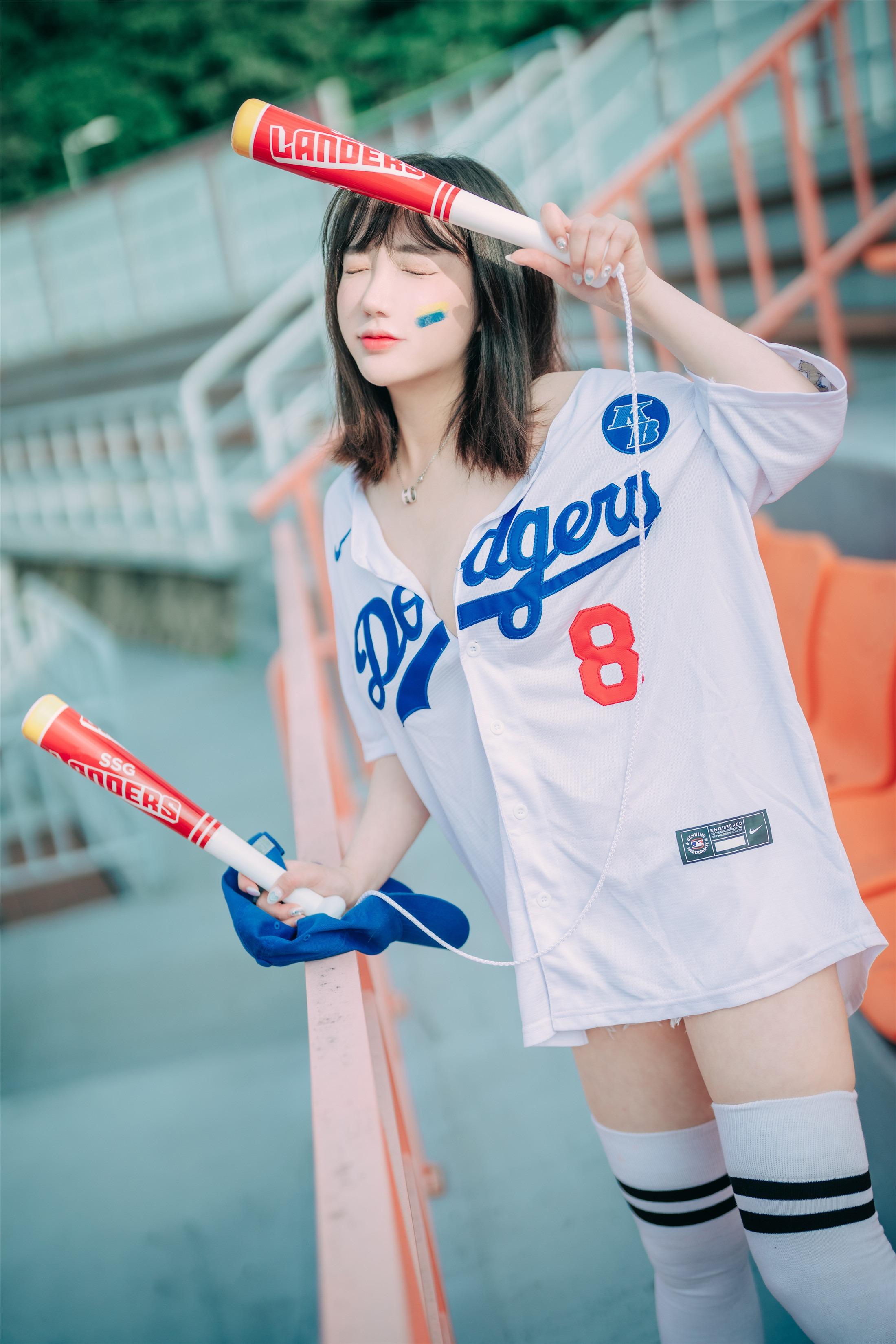 DJAWA] Son Ye-Eun - Cheer Up in the Summer 126P