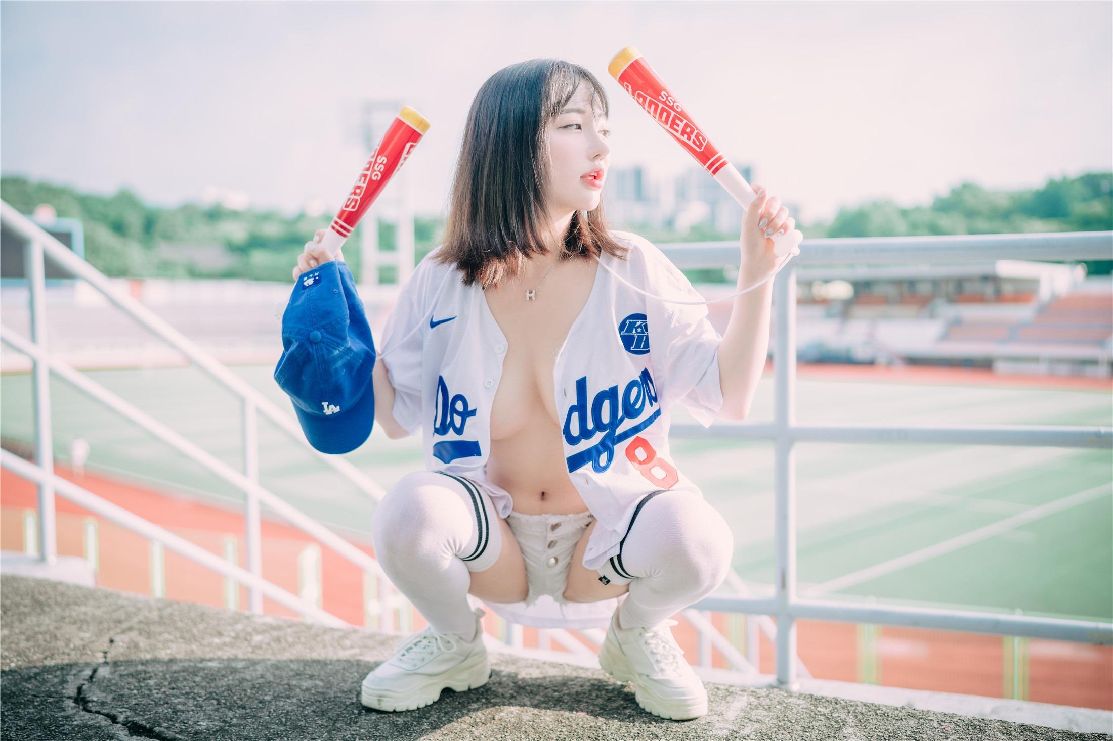 DJAWA] Son Ye-Eun - Cheer Up in the Summer 126P