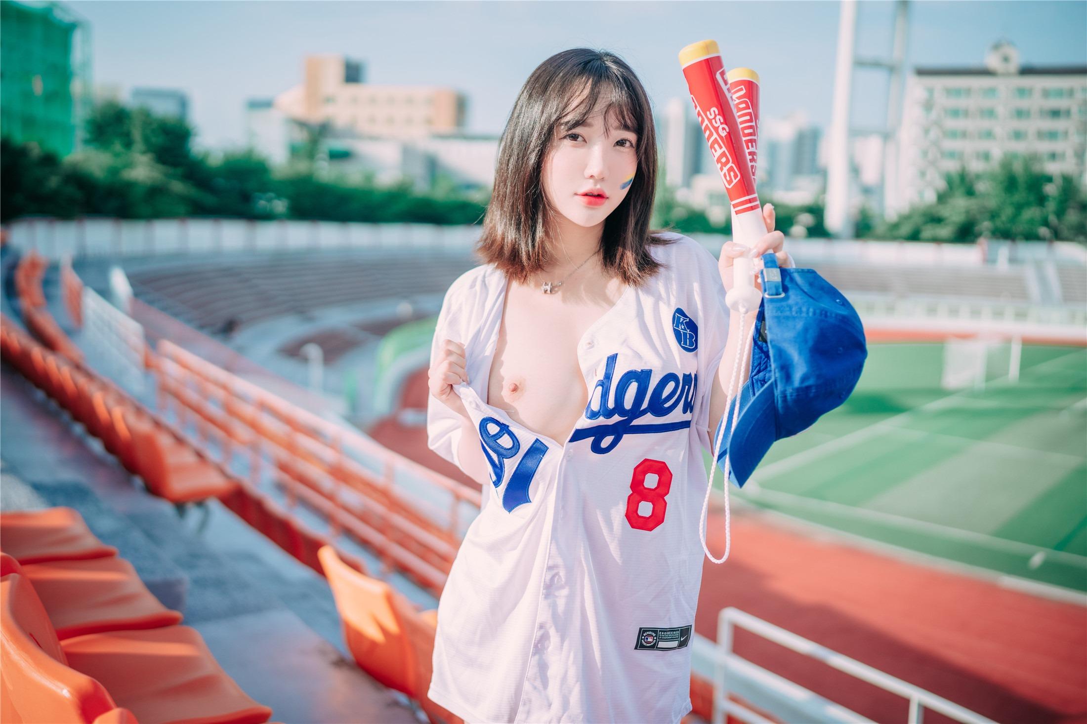 DJAWA] Son Ye-Eun - Cheer Up in the Summer 126P