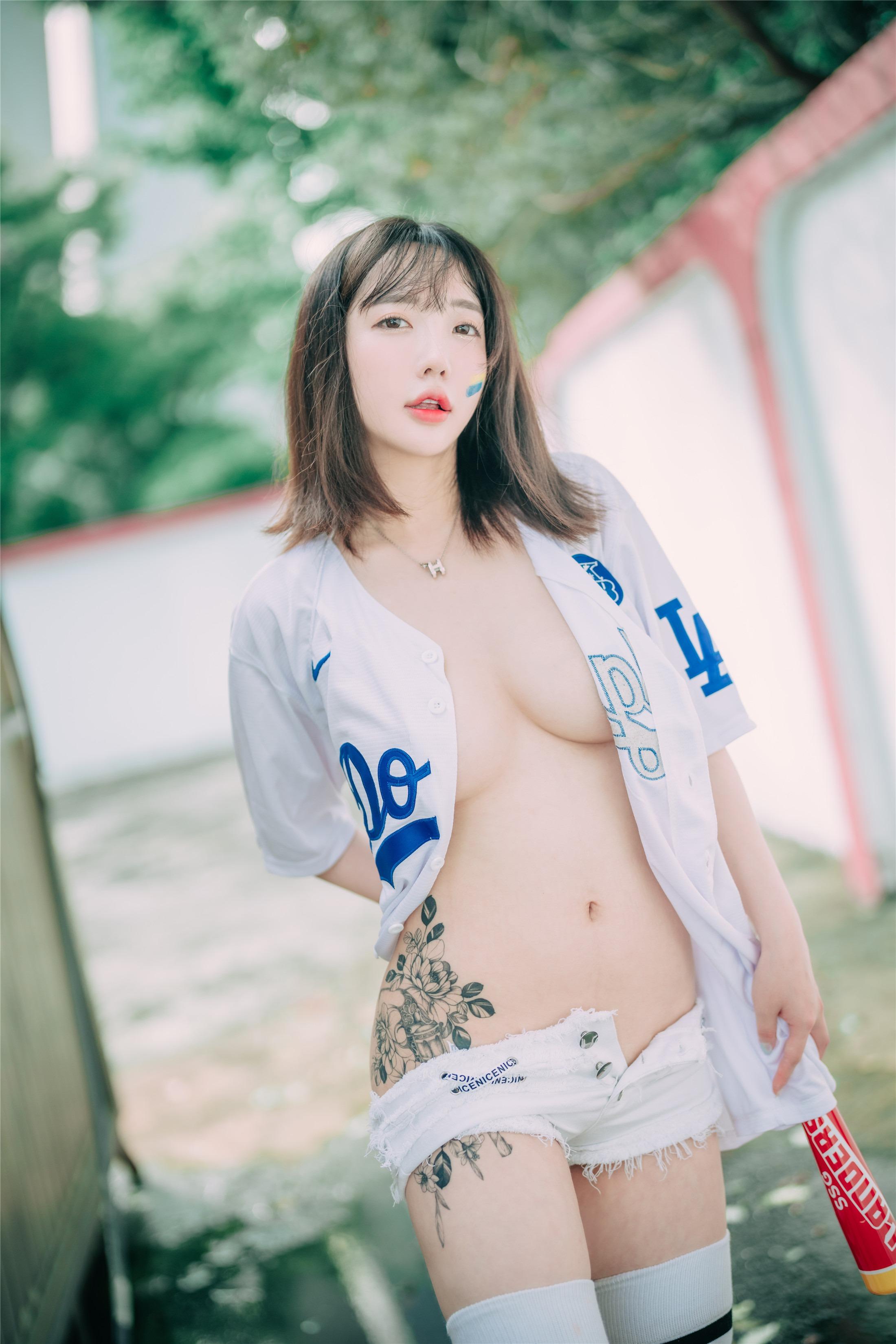 DJAWA] Son Ye-Eun - Cheer Up in the Summer 126P