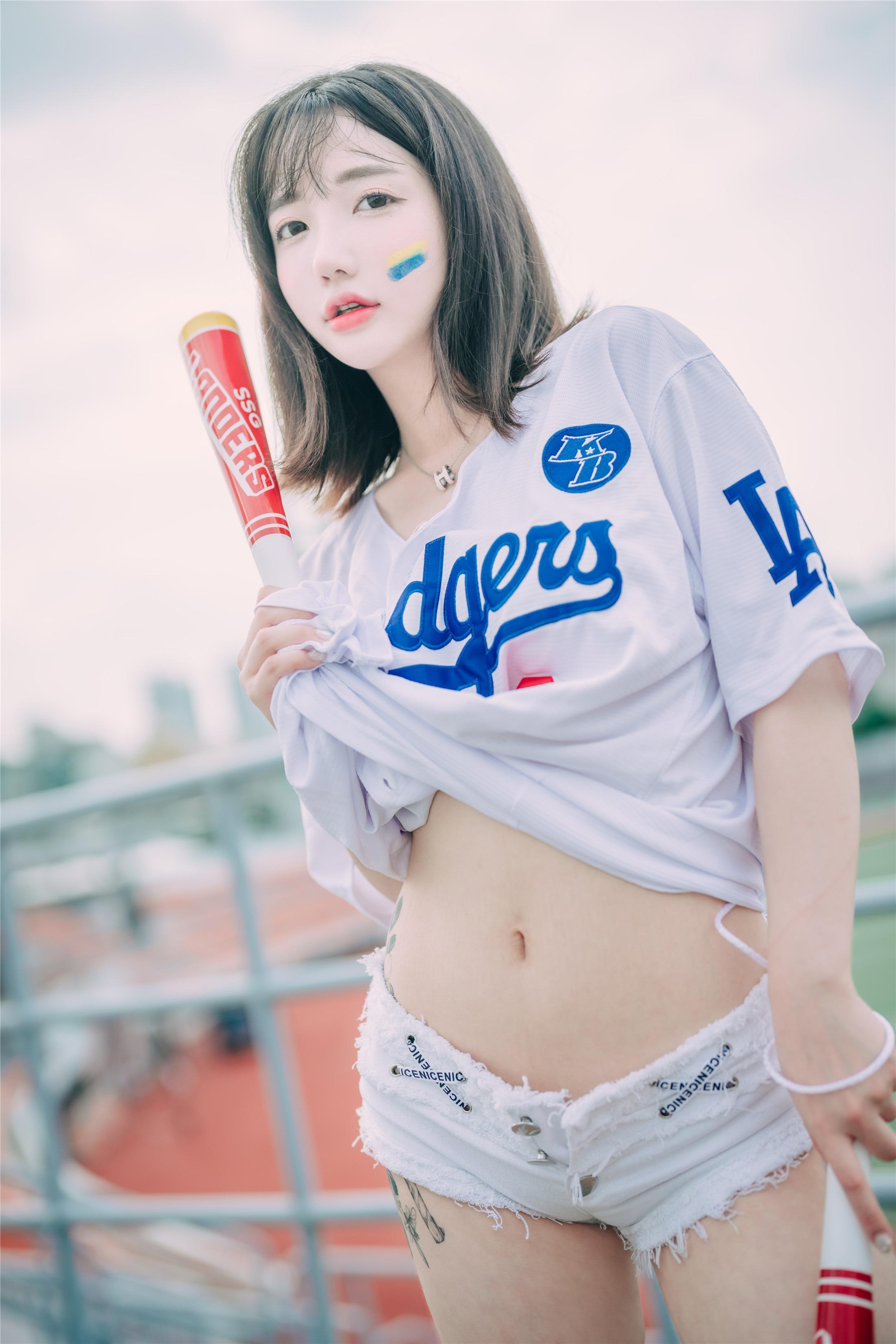 DJAWA] Son Ye-Eun - Cheer Up in the Summer 126P