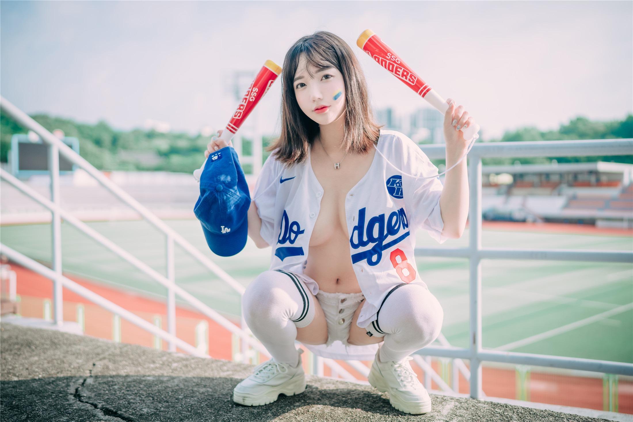 DJAWA] Son Ye-Eun - Cheer Up in the Summer 126P